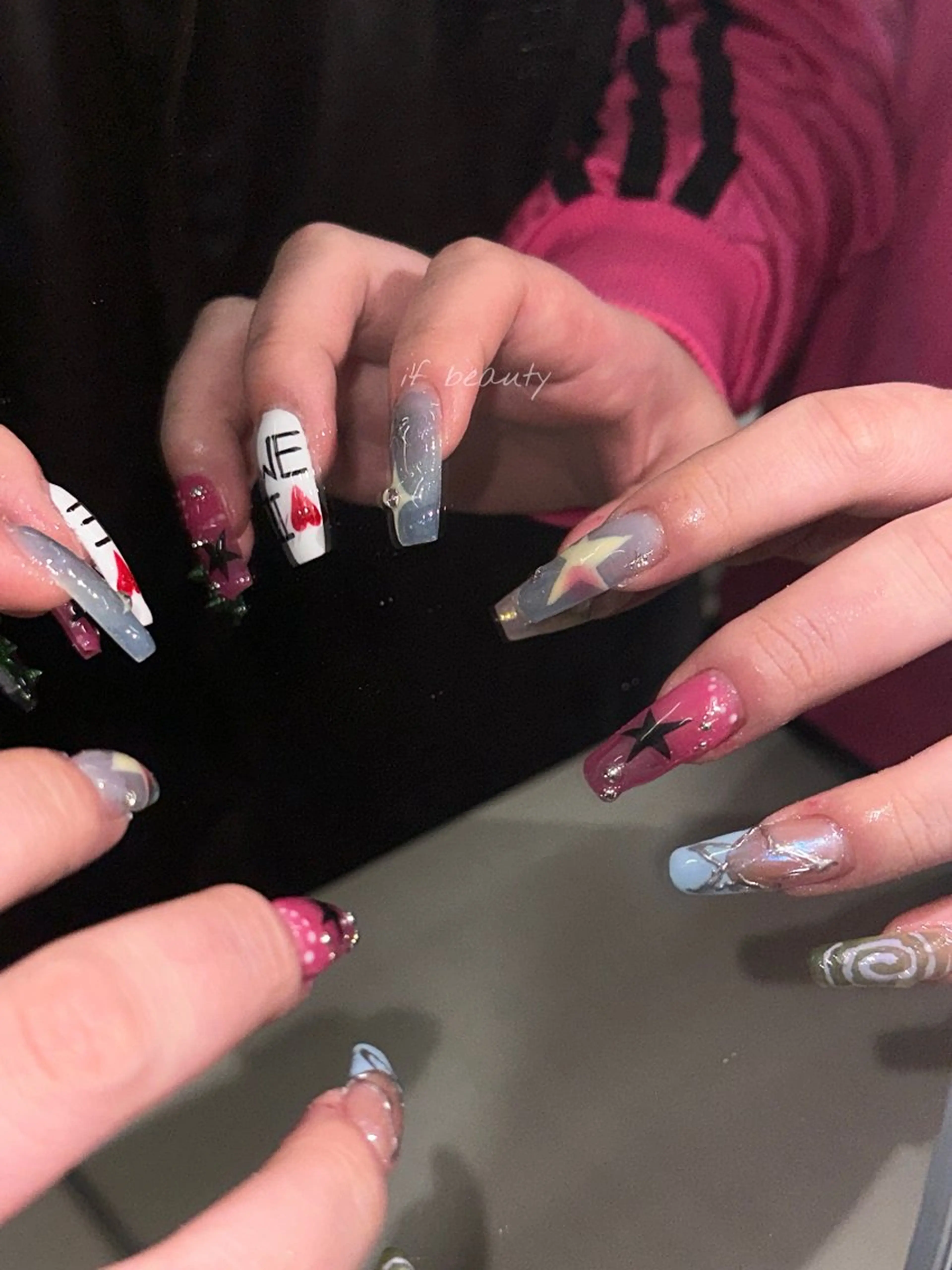 ネイル アートネイル ジェルネイル グラデーション パラジェル ワンホンネイル ハンドネイル if Hair＆Nail Salon所属・IKA /海外ネイル /個性派/ワンホンのネイルデザイン