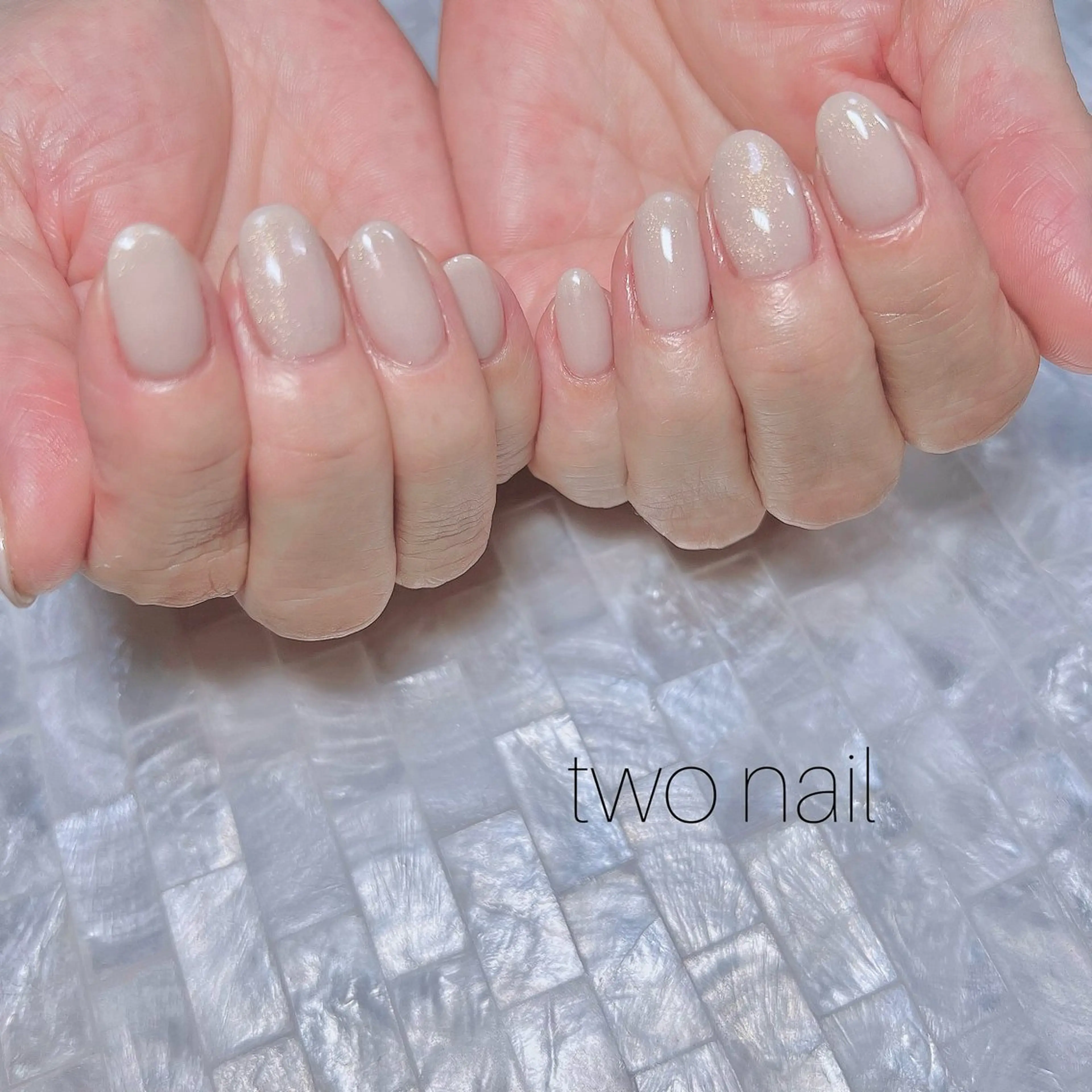 ネイル キラキラネイル マグネットネイル ネイルチップ ホワイト ハンドネイル two nailのネイルデザイン