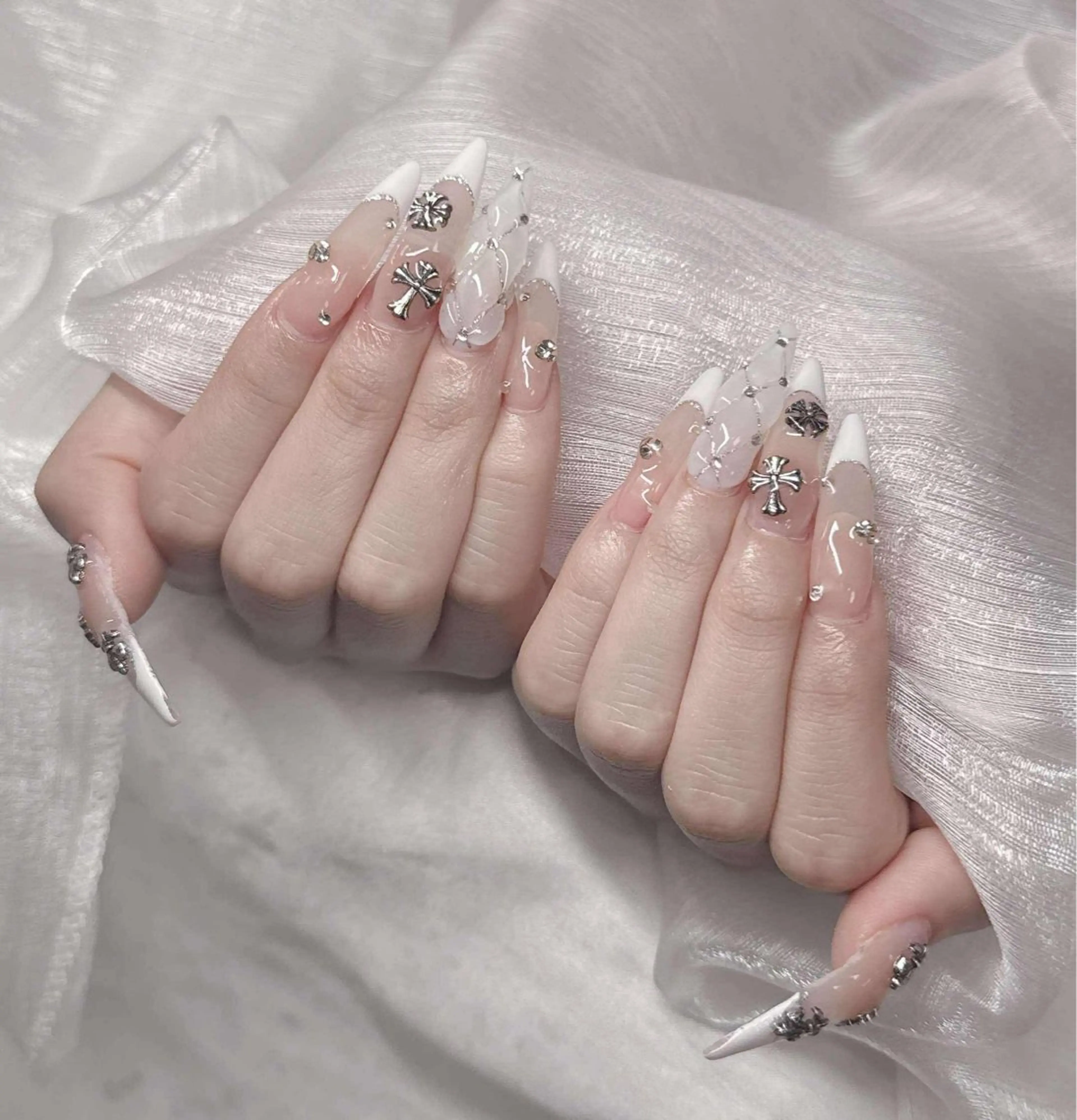 ネイル 長さ出し グラデーション 卒業式 キラキラネイル マグネットネイル ハンドネイル Lee Nailsのネイルデザイン