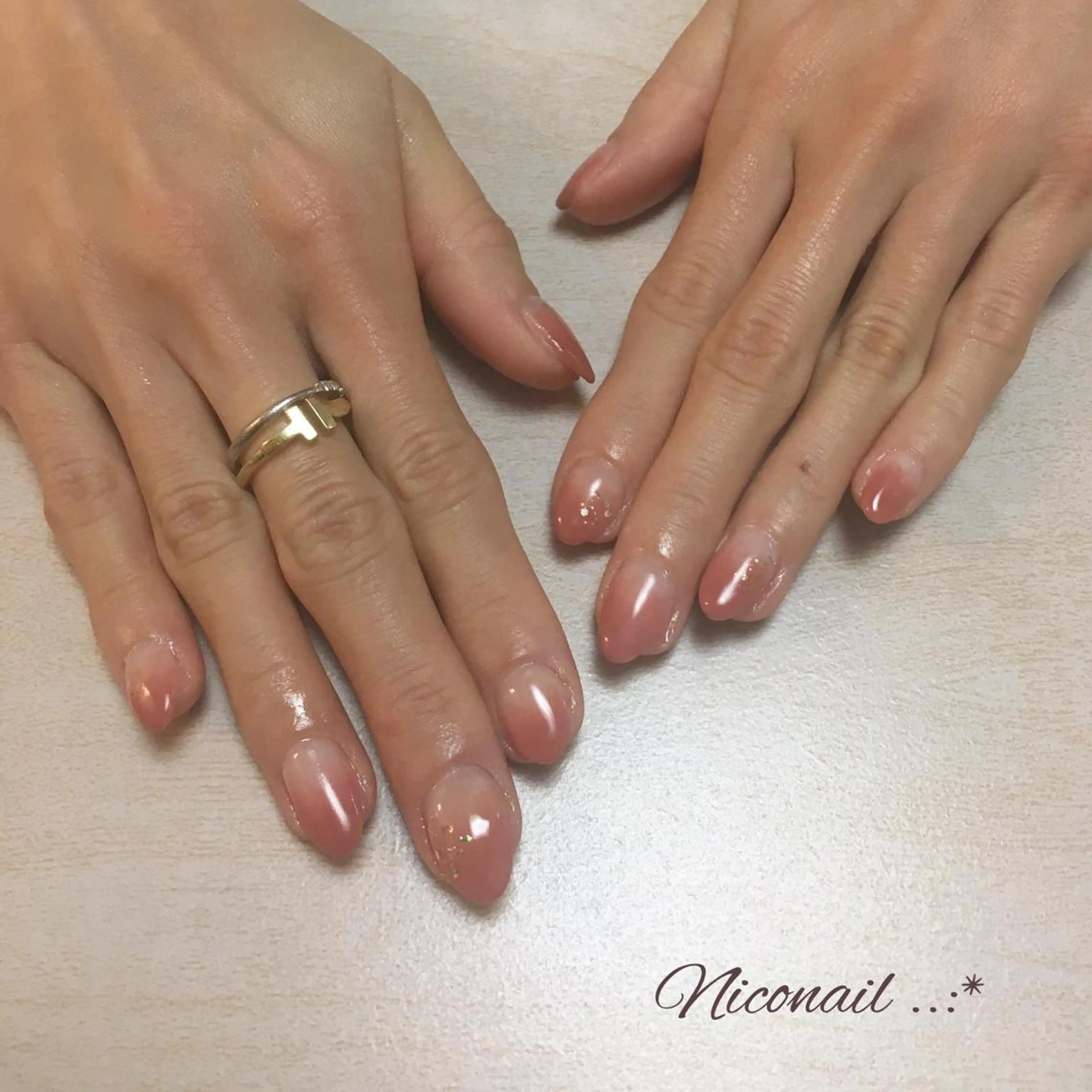 ミディアム ネイル グラデーション Niconail ☆ 仙川/ Aiのネイルデザイン