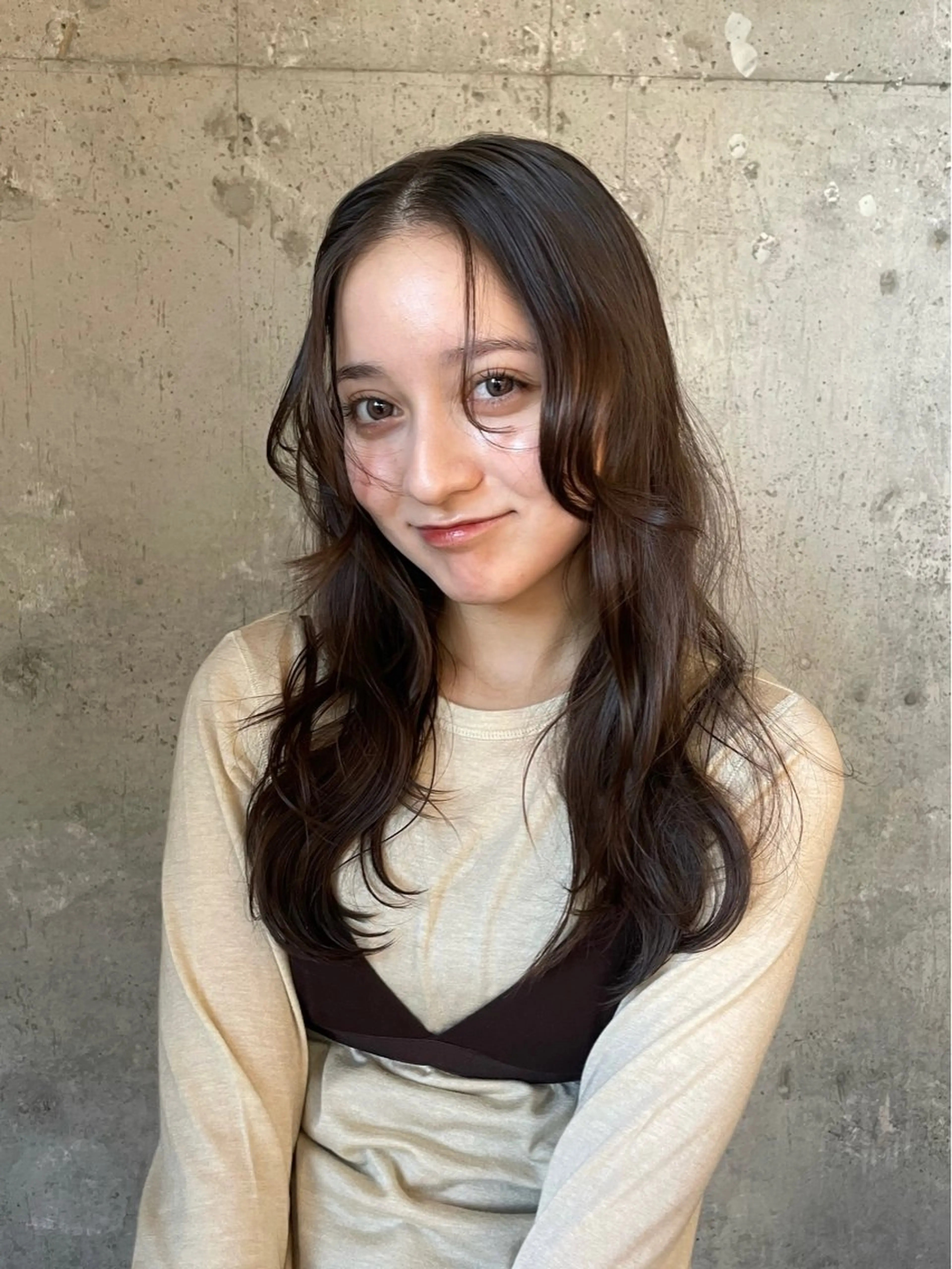 前髪+顔周りカット+コテ巻きstyling♩♩♩の写真