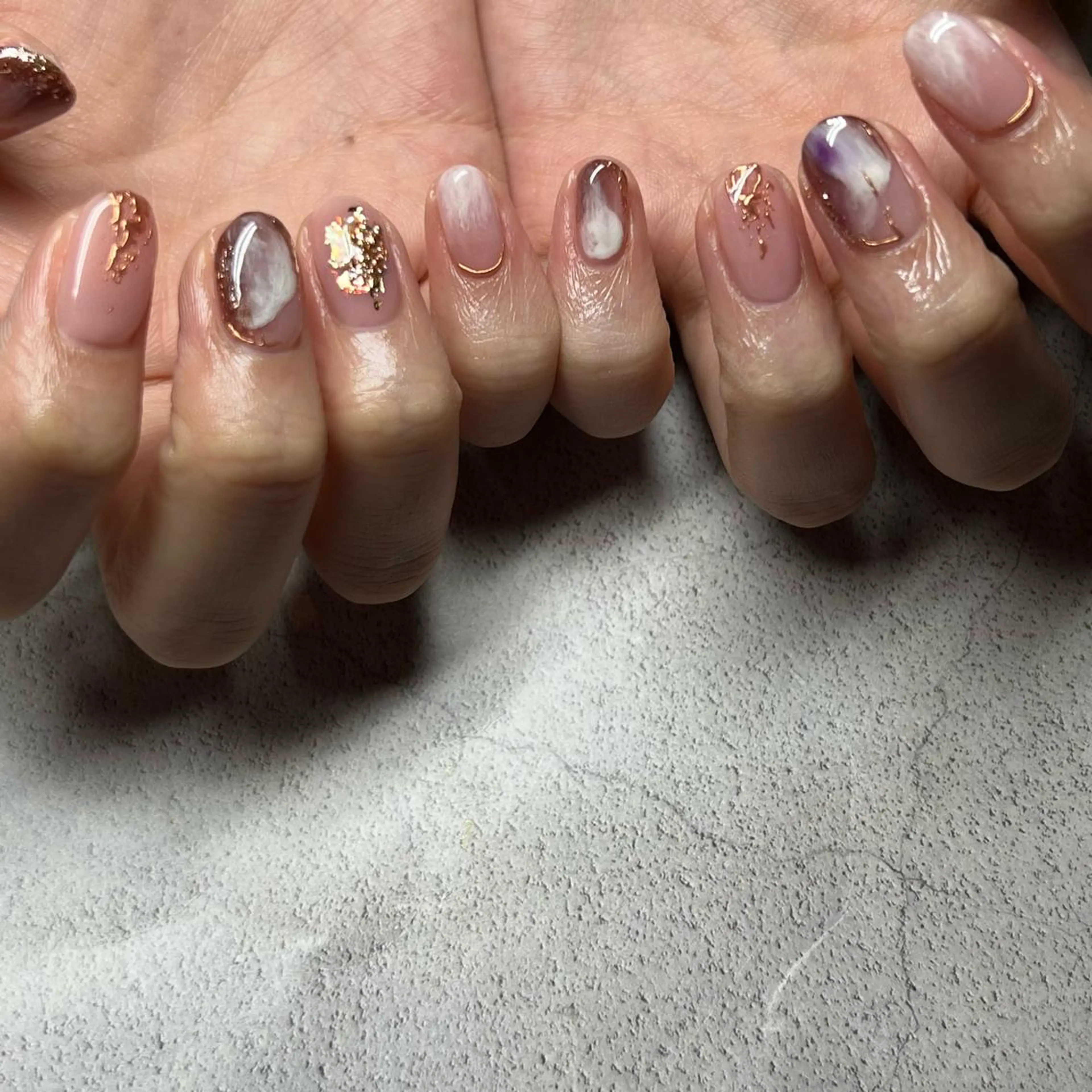 ネイル ニュアンスネイル 𝐫𝐚𝐢 𝐧𝐚𝐢𝐥のネイルデザイン