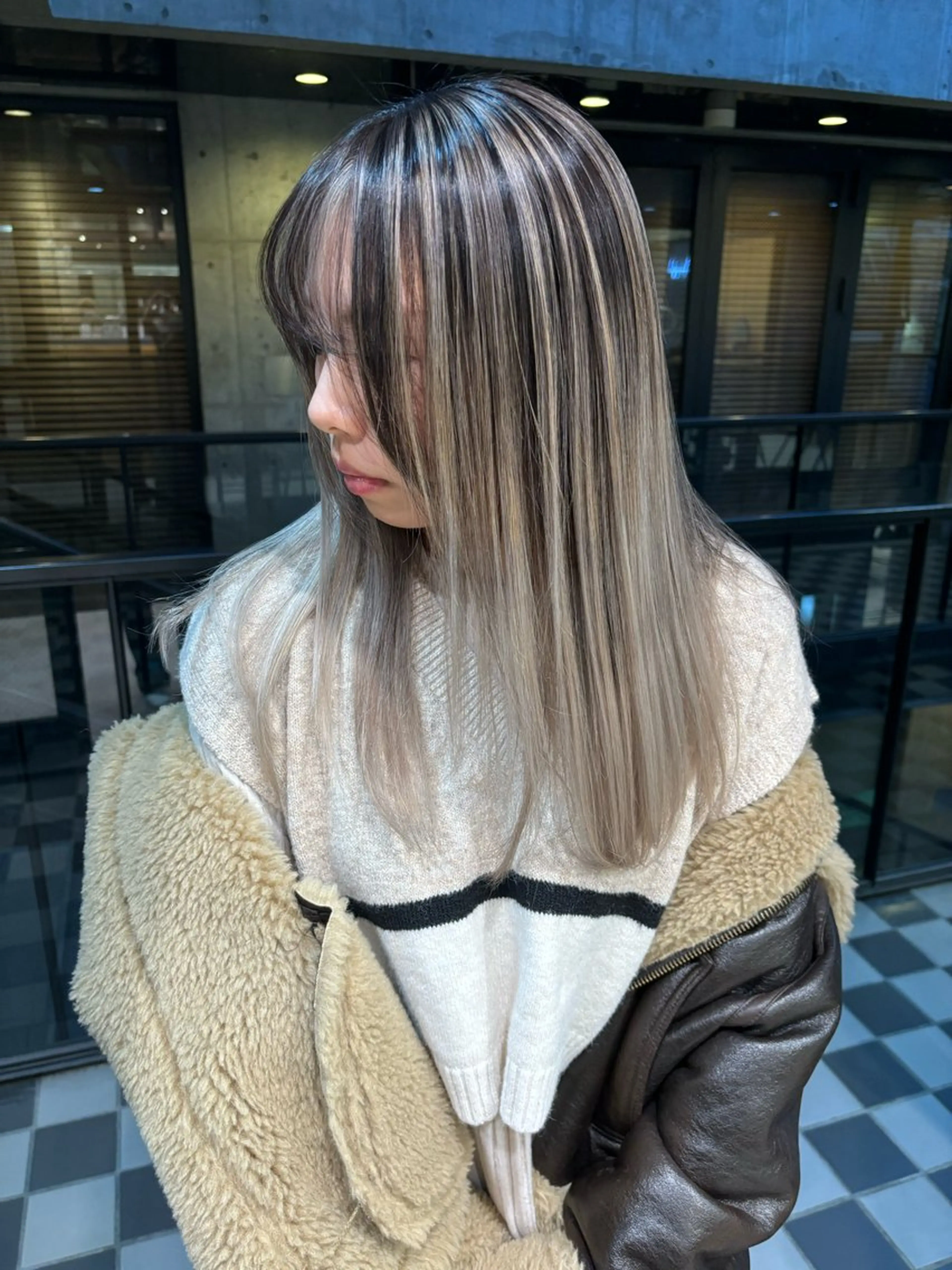 セミロング 外国人風カラー レイヤーカット ヘアカラー トリートメント 🌺KANA🇺🇸 海外トレンドヘアのヘアスタイル