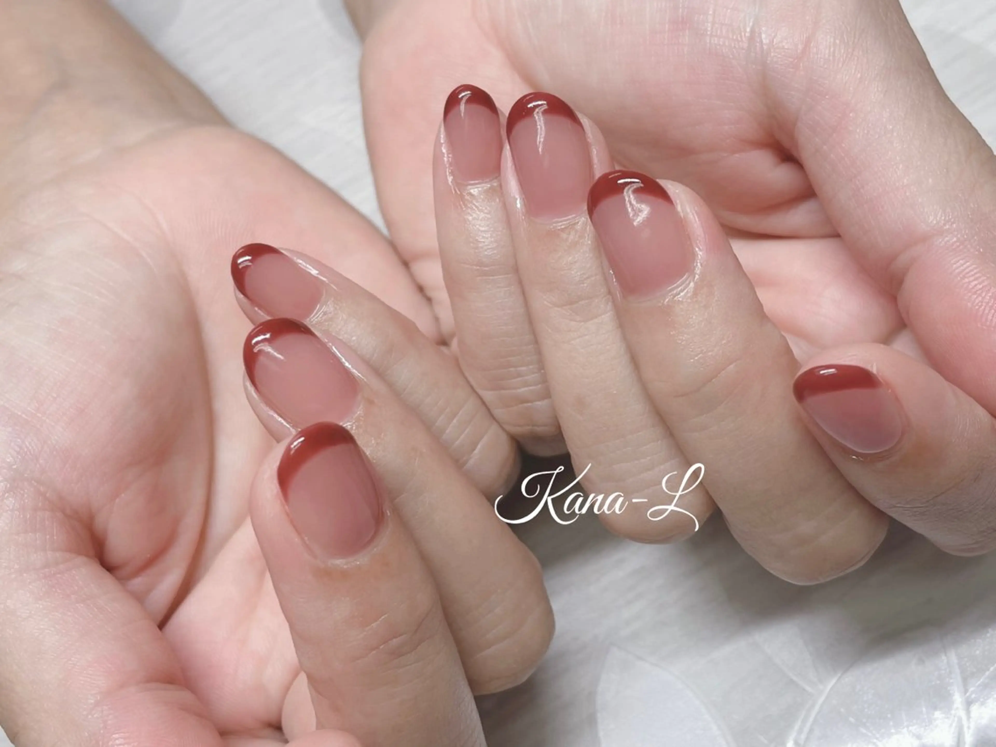 ネイル フレンチネイル ジェルネイル パラジェル 芦辺 香奈のネイルデザイン