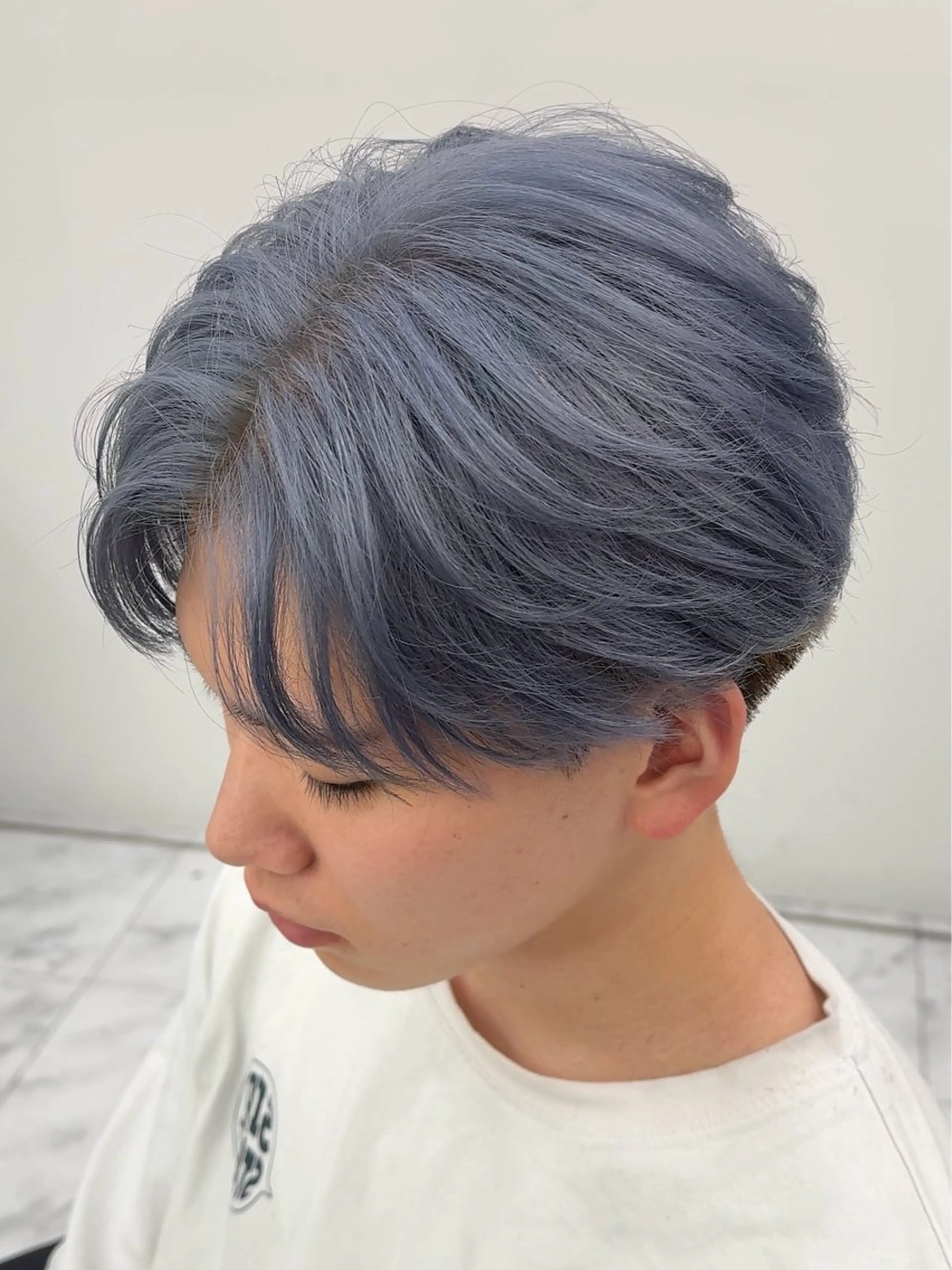カラー メンズ メンズブリーチ ブリーチ ブルーカラー シルバー ヘアカラー 𝐚𝐨𝐢 メンズ ‪‪/メッシュのヘアスタイル
