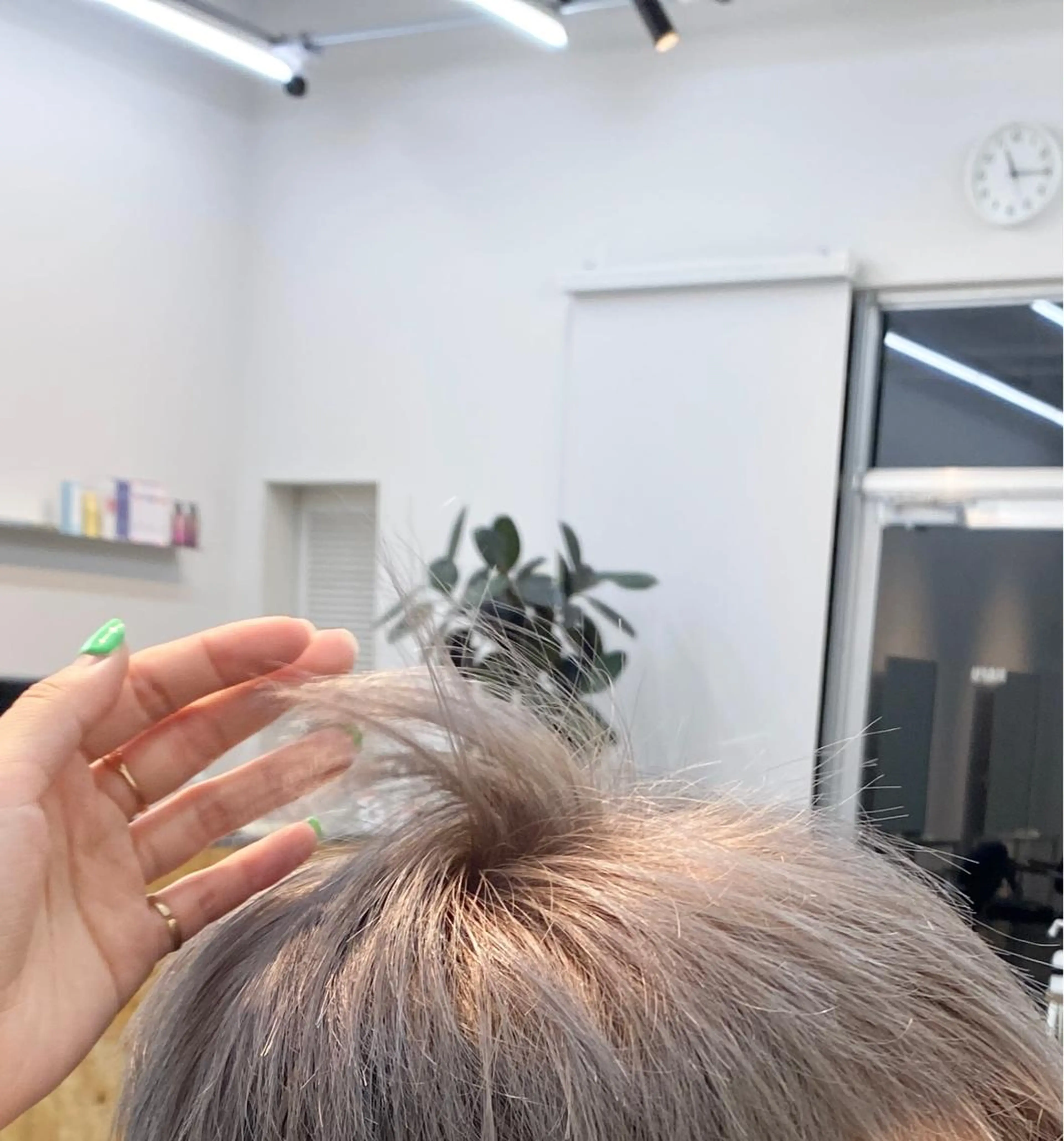 カラー ブリーチ souco/ moenoのヘアスタイル