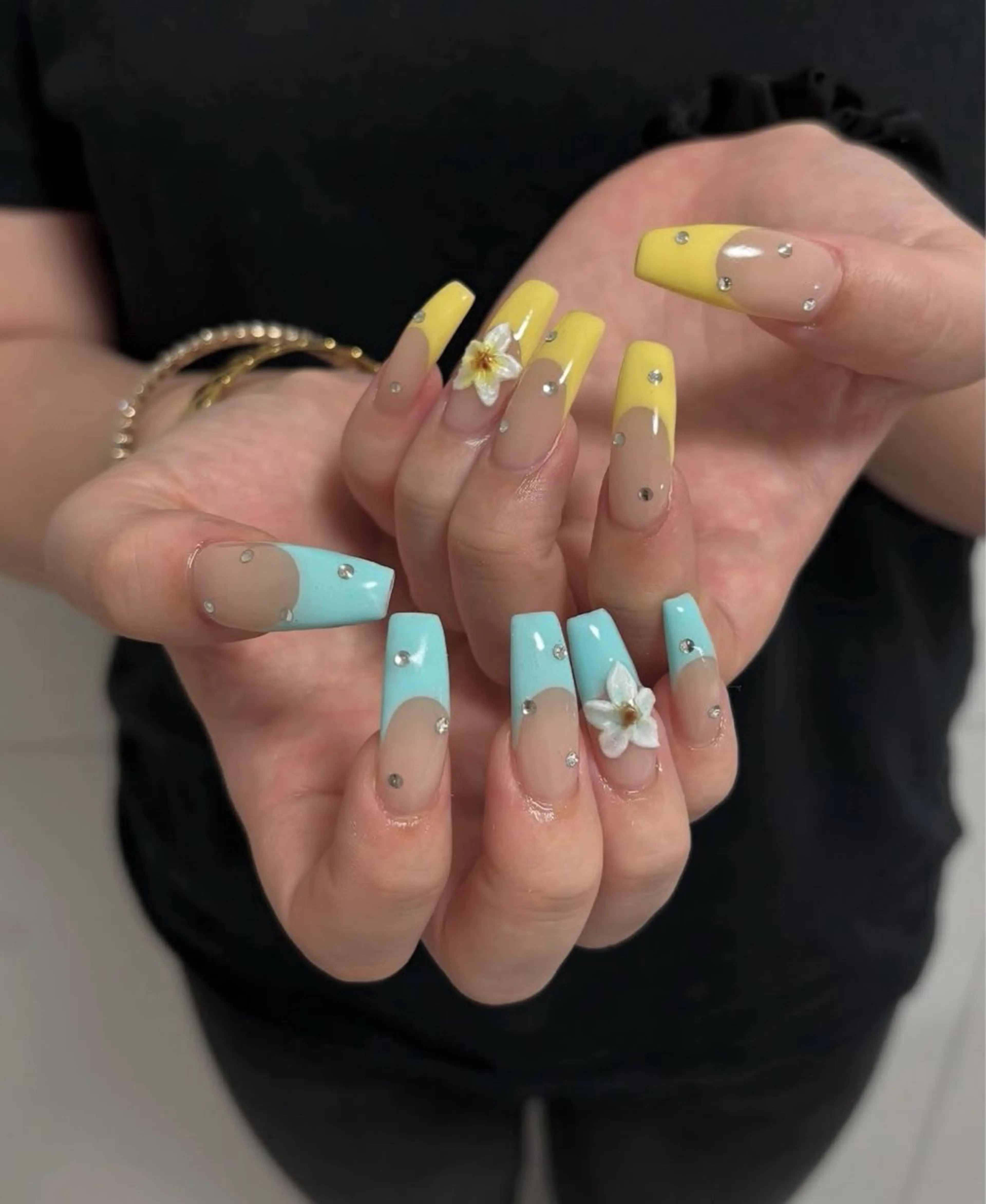 ネイル フレンチネイル グラデーション 韓国ネイル マグネットネイル シンプルネイル ハンドネイル CoMo Nail Studio所属・CoMo Nailのネイルデザイン