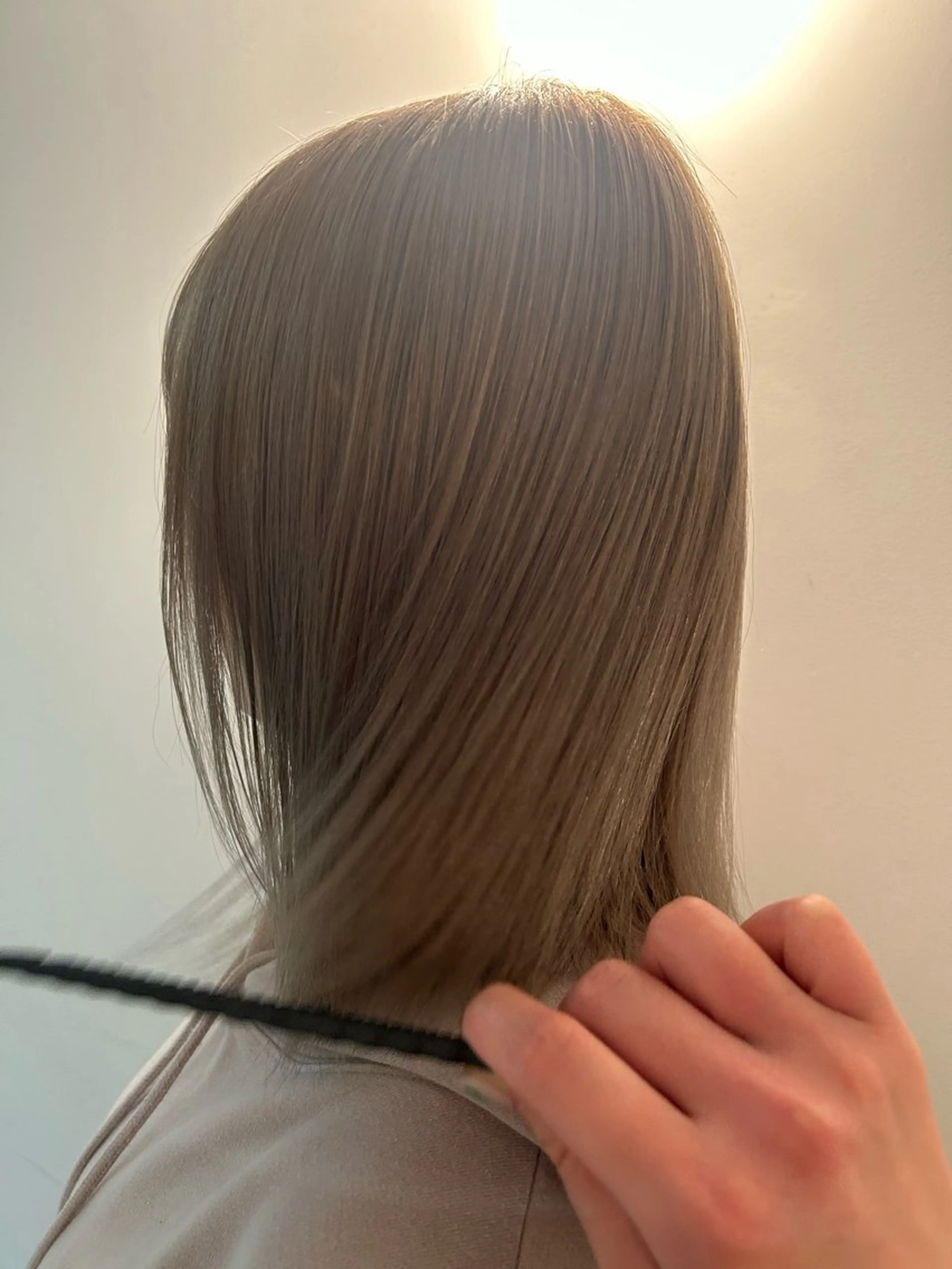 ミディアム Alter所属・layer/透明感 ハイトーン/kanaのヘアスタイル