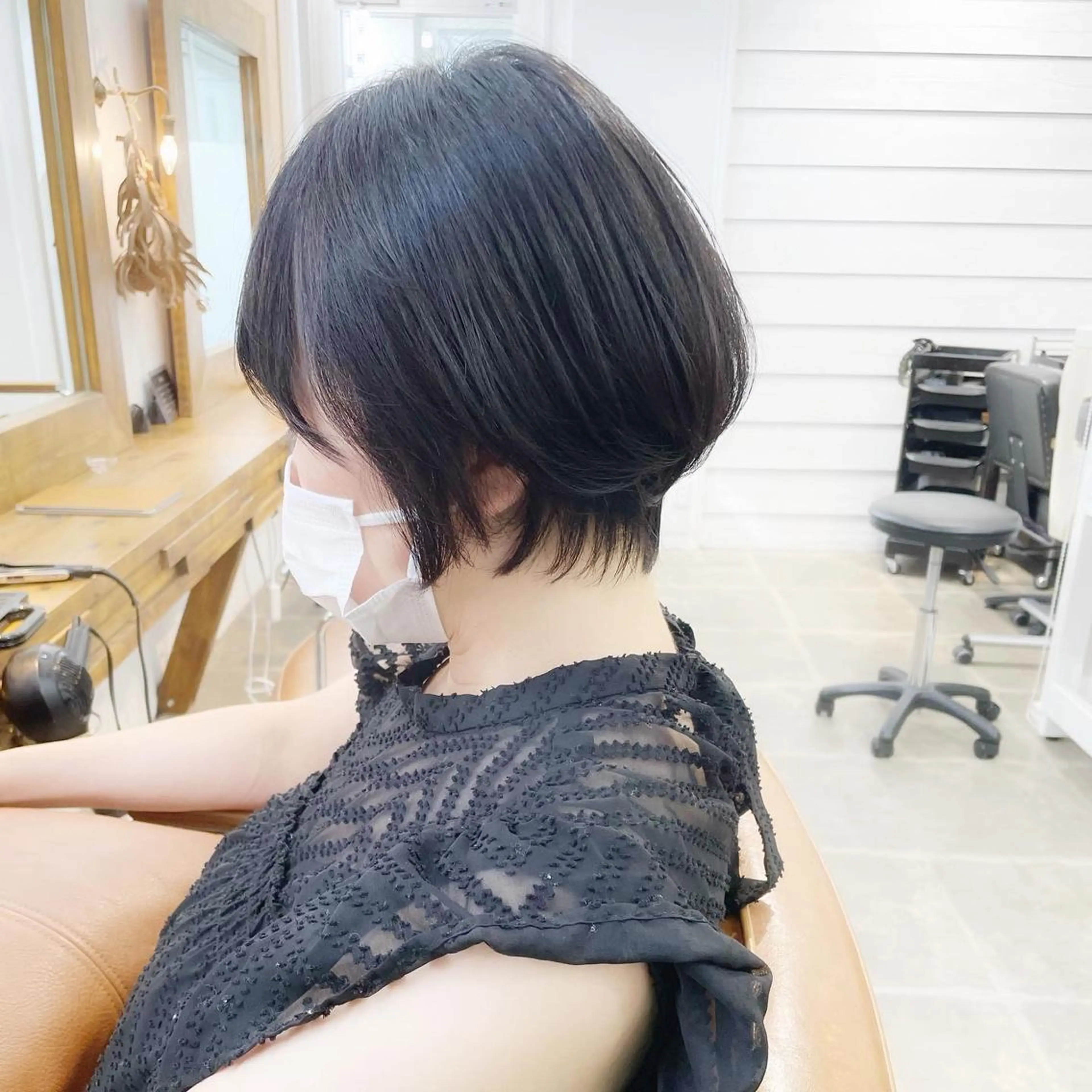 ショート ショートレイヤー 丸みショート くびれヘア くせ毛 レイヤーカット カット newline銀座所属・銀座ショート/ 大人ショート/金子涼のヘアスタイル