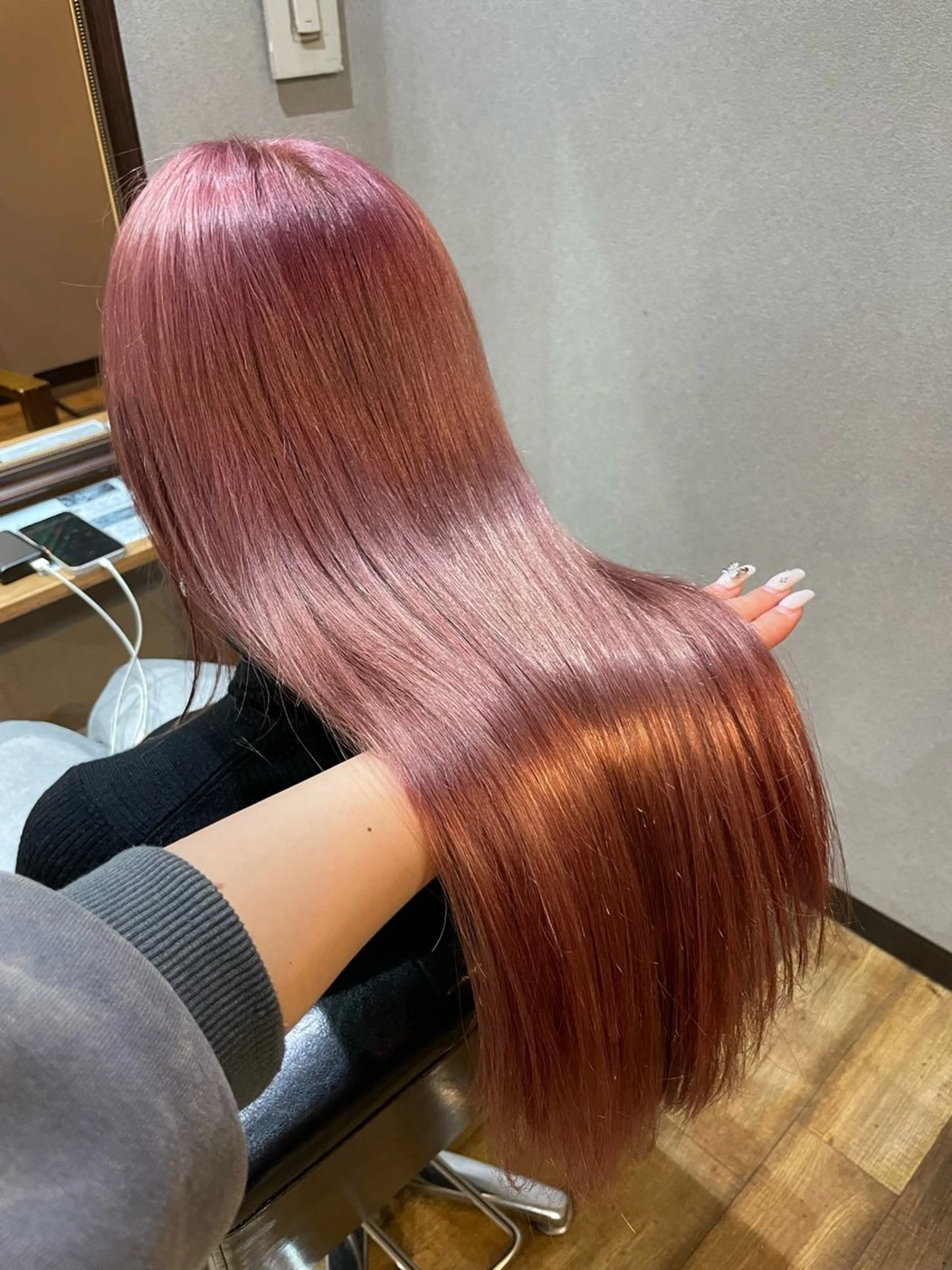 ロング カラー ヘアカラー トリートメント MIKA 💫艶透明感カラーのヘアスタイル