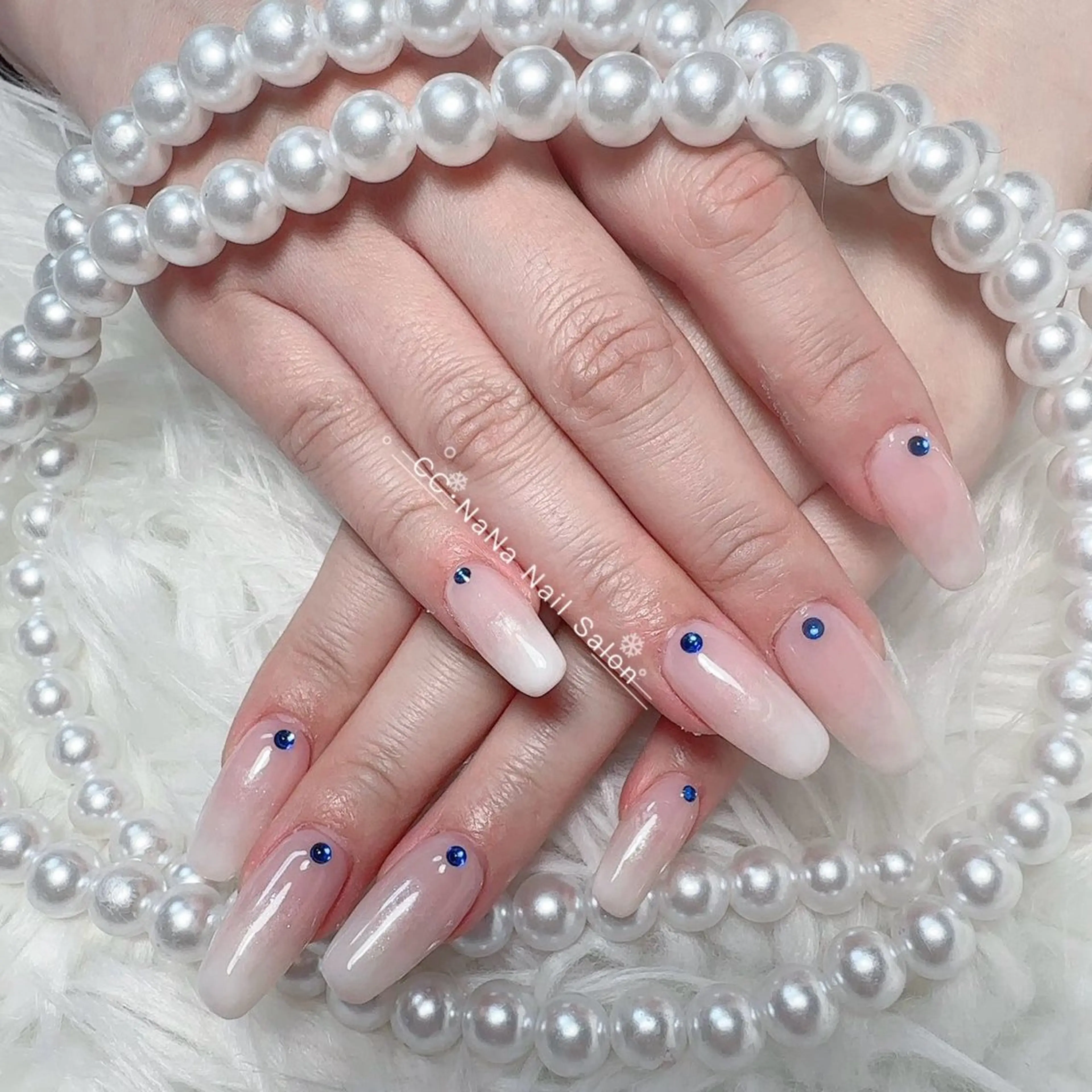 ネイル チークネイル フラッシュネイル グラデーション ハート キラキラネイル ハンドネイル 💎CC・NaNa 韓国風ネイル🌙のネイルデザイン