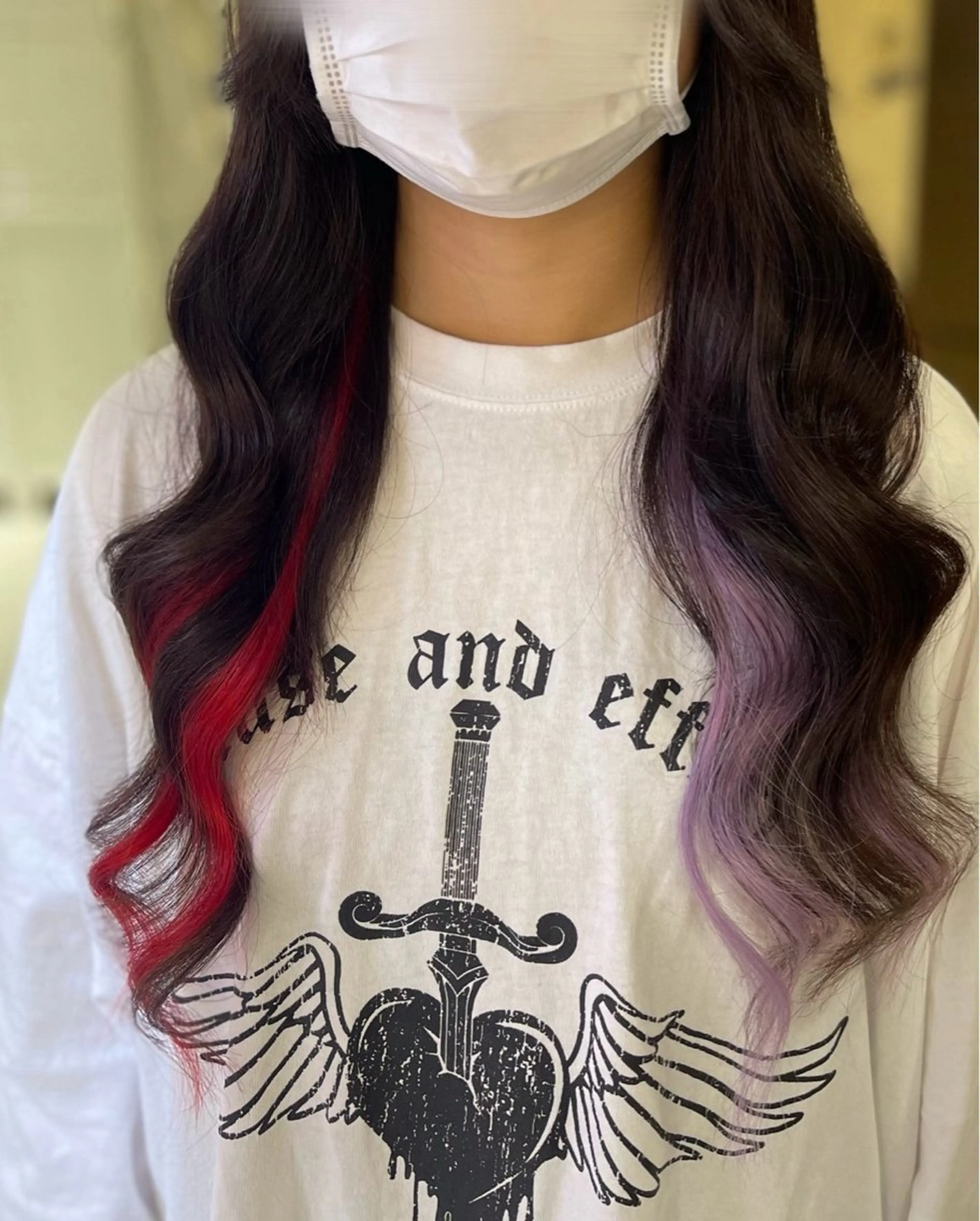 ロング カラー エクステ 山口 万綾のヘアスタイル
