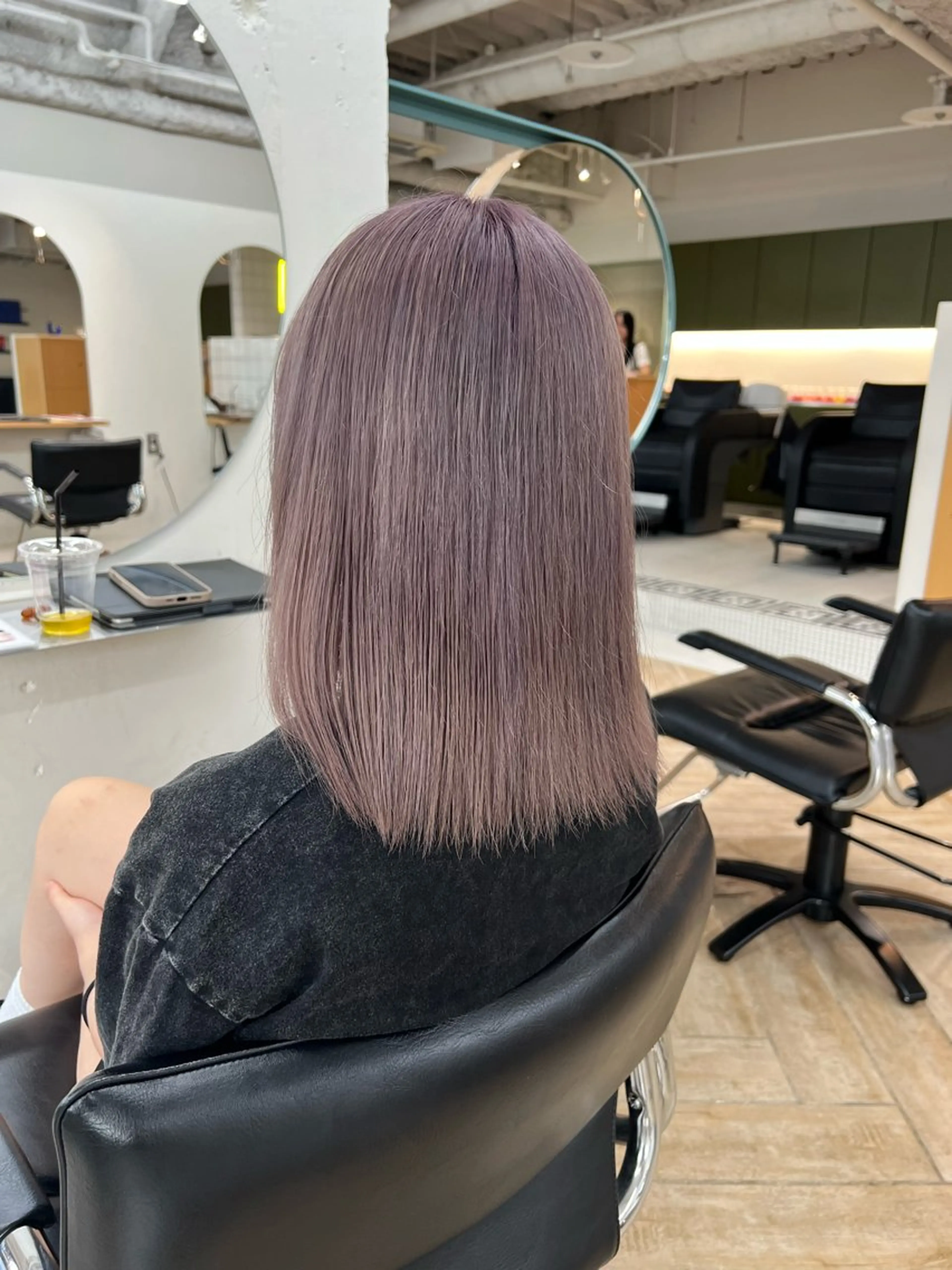 ミディアム カラー カット ヘアカラー トリートメント ハイトーン/複雑履歴 新潟/万代/井上佑のヘアスタイル