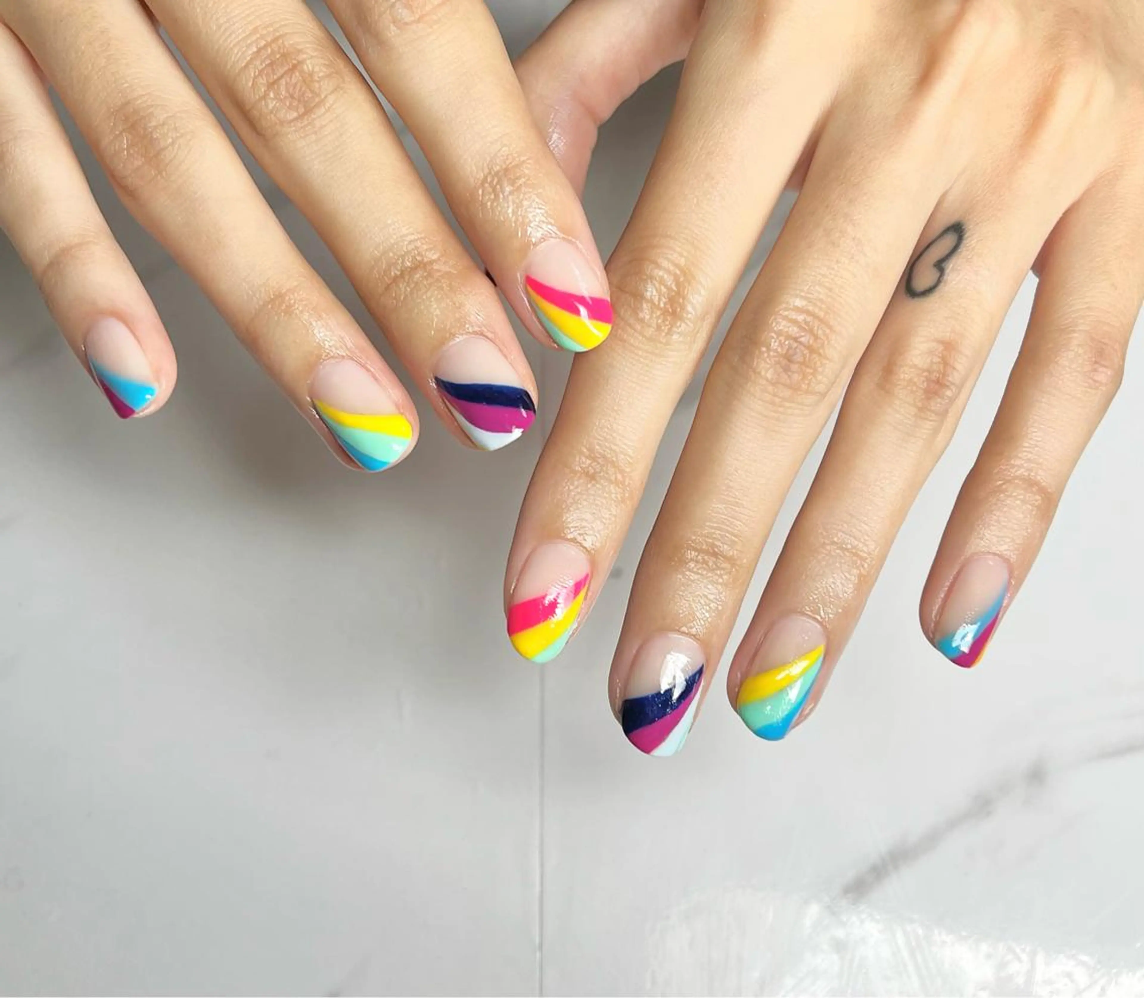 ミディアム ネイリスト シンのネイルデザイン