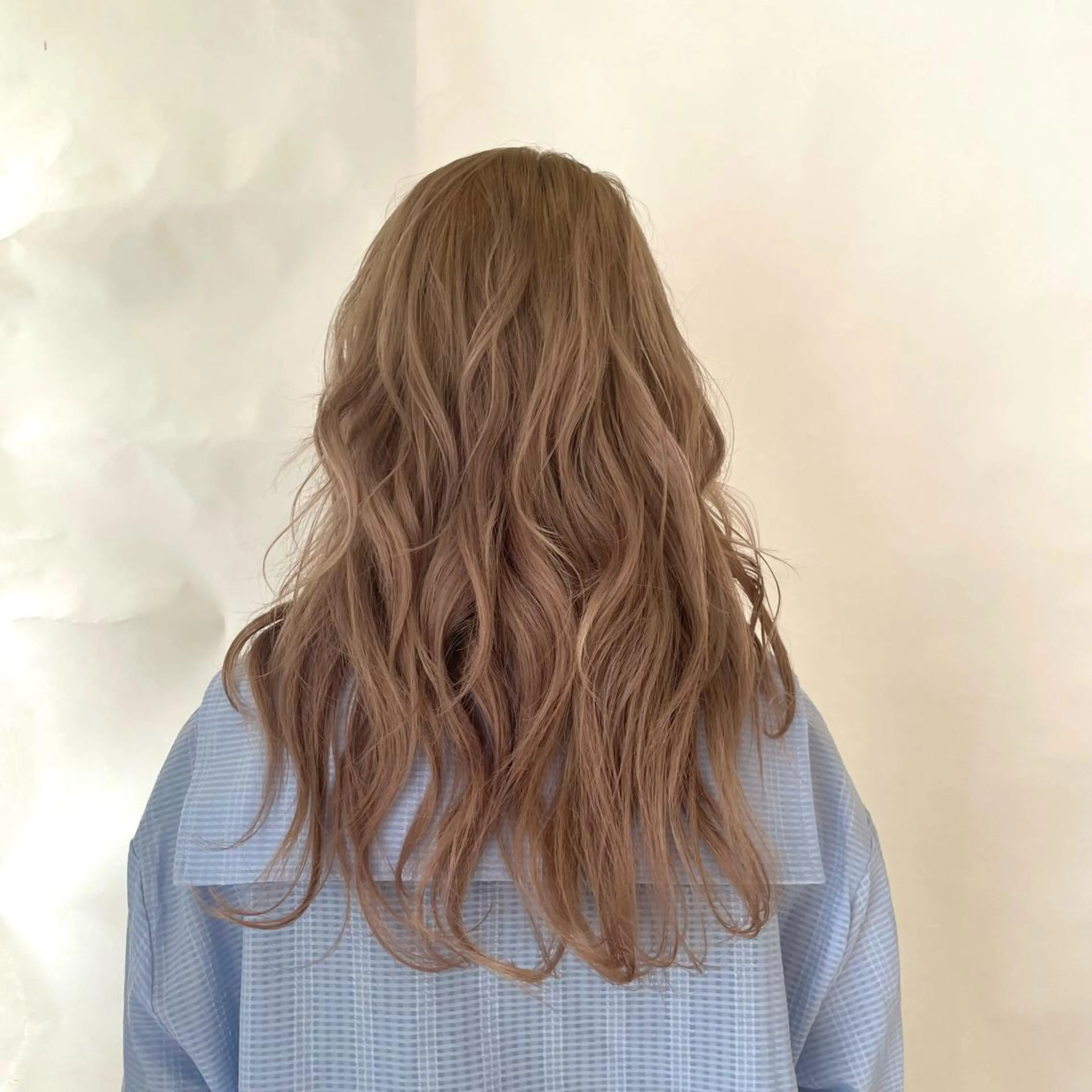 ロング カラー ブリーチ 西村 友佑のヘアスタイル
