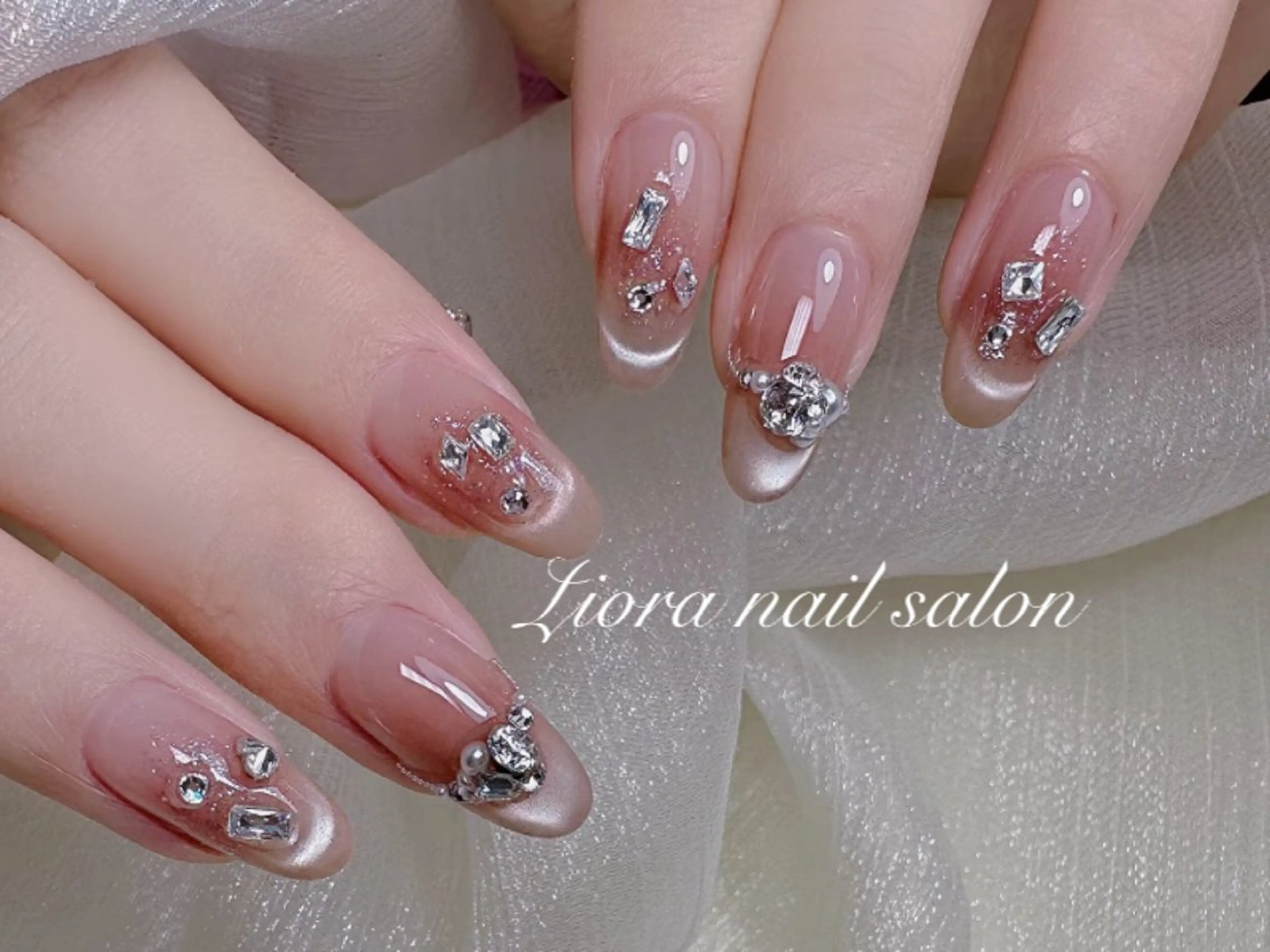 ネイル フレンチネイル ジェルネイル ガーリー グラデーション キラキラネイル ハンドネイル Liora ネイルサロン所属・Liora nail salonのネイルデザイン