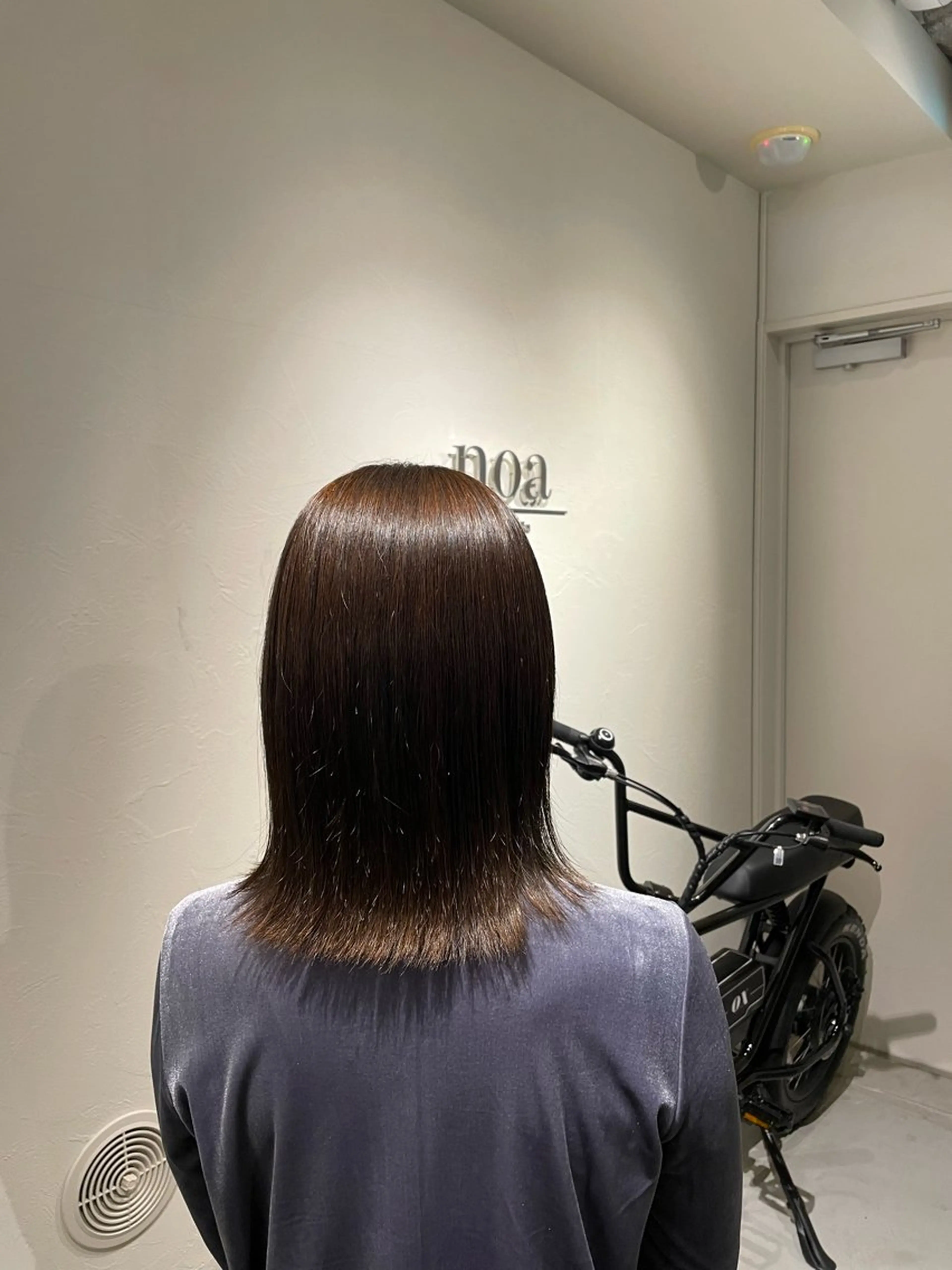 ミディアム カラー ブラウンカラー オリーブブラウン オレンジ ヘアカラー noa hair  design所属・noa 小山莉々のヘアスタイル