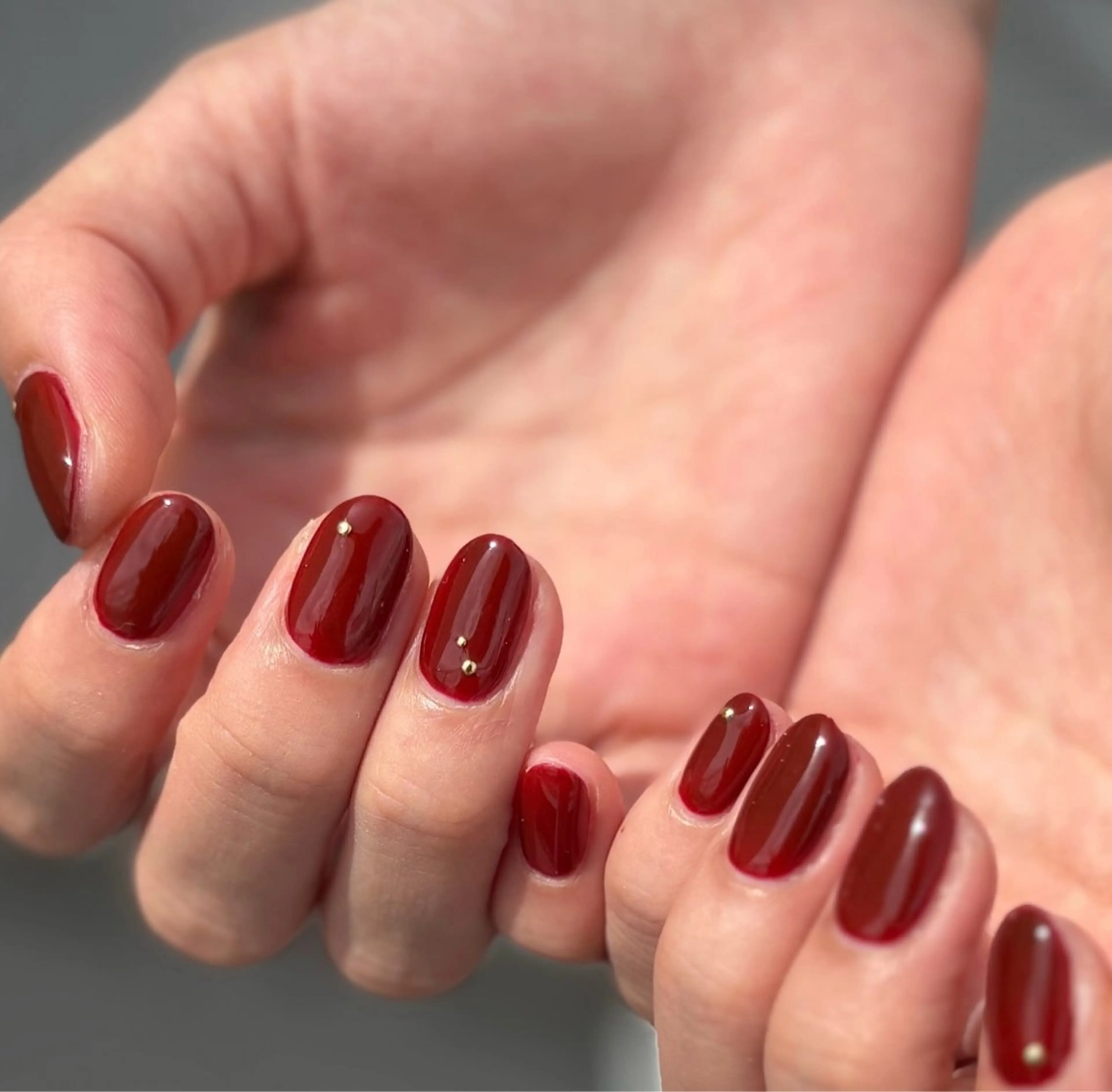 ネイル アートネイル オーロラネイル ボルドー チークネイル フラッシュネイル ハンドネイル ゆ か_Nails💫のネイルデザイン