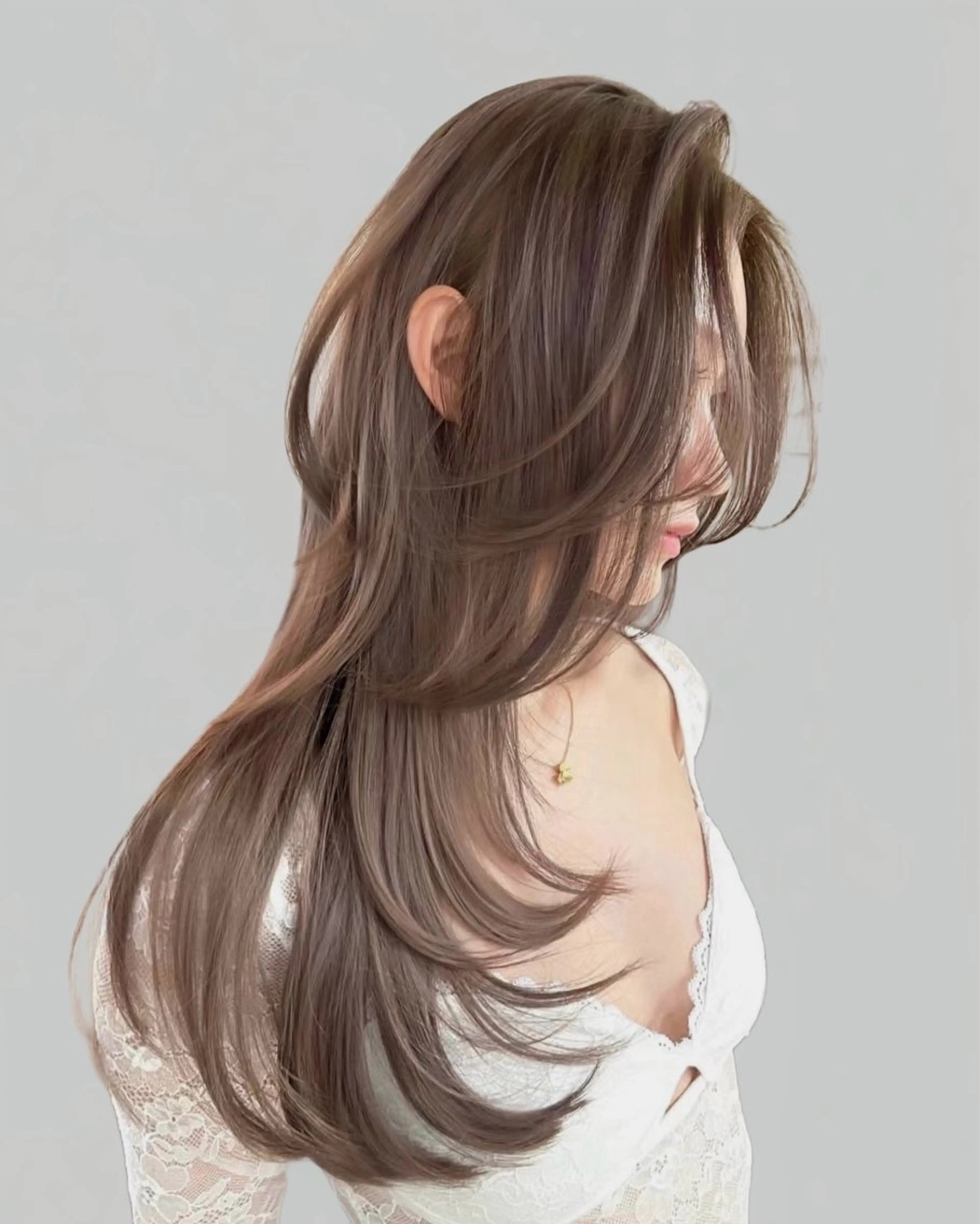 セミロング カラー レイヤーカット 外ハネヘア カット ヘアカラー トリートメント 鈴木 一貴のヘアスタイル