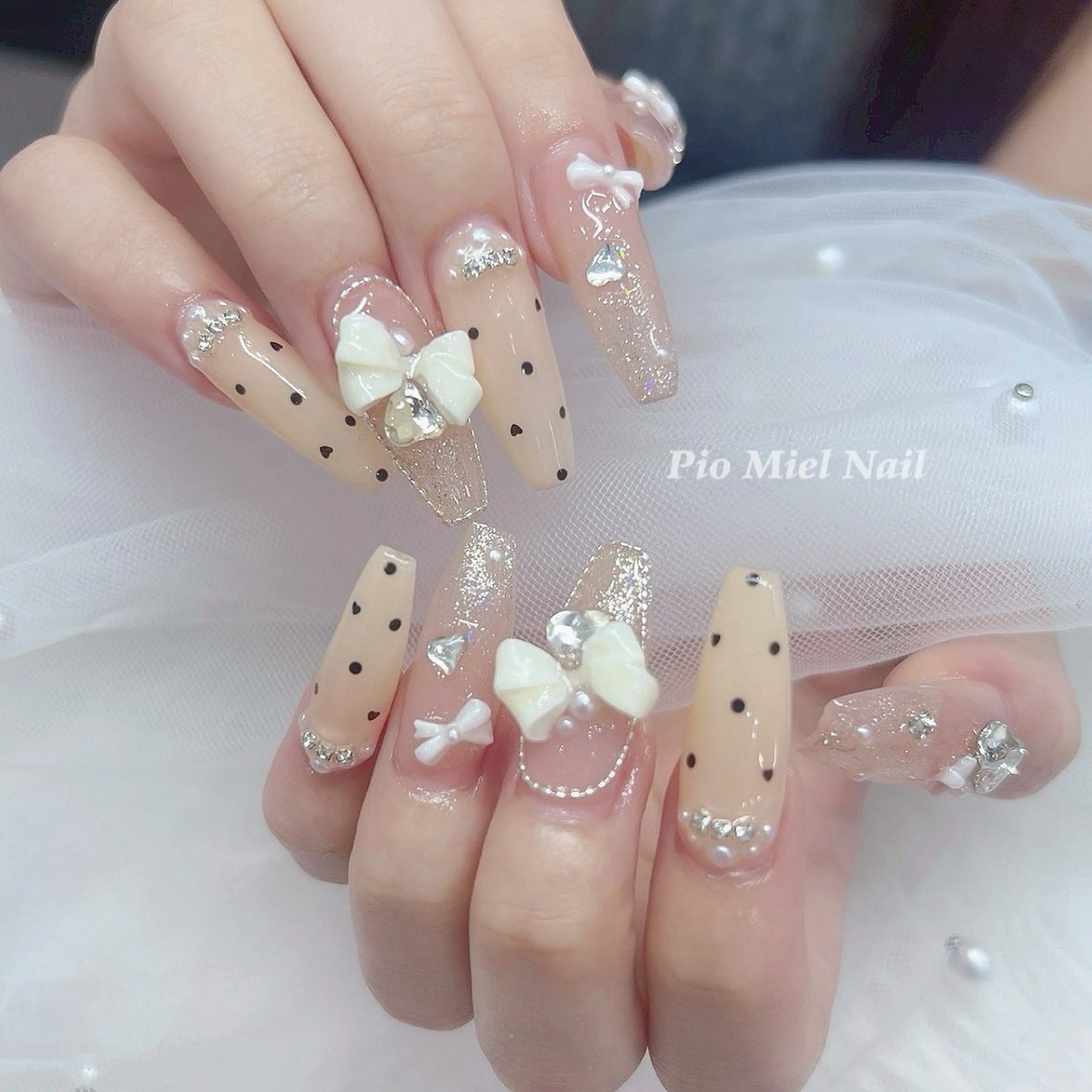 ネイル クリアネイル ドット ガーリー ラメ(グリッター) ロングネイル ハンドネイル momo 長さだしのネイルデザイン