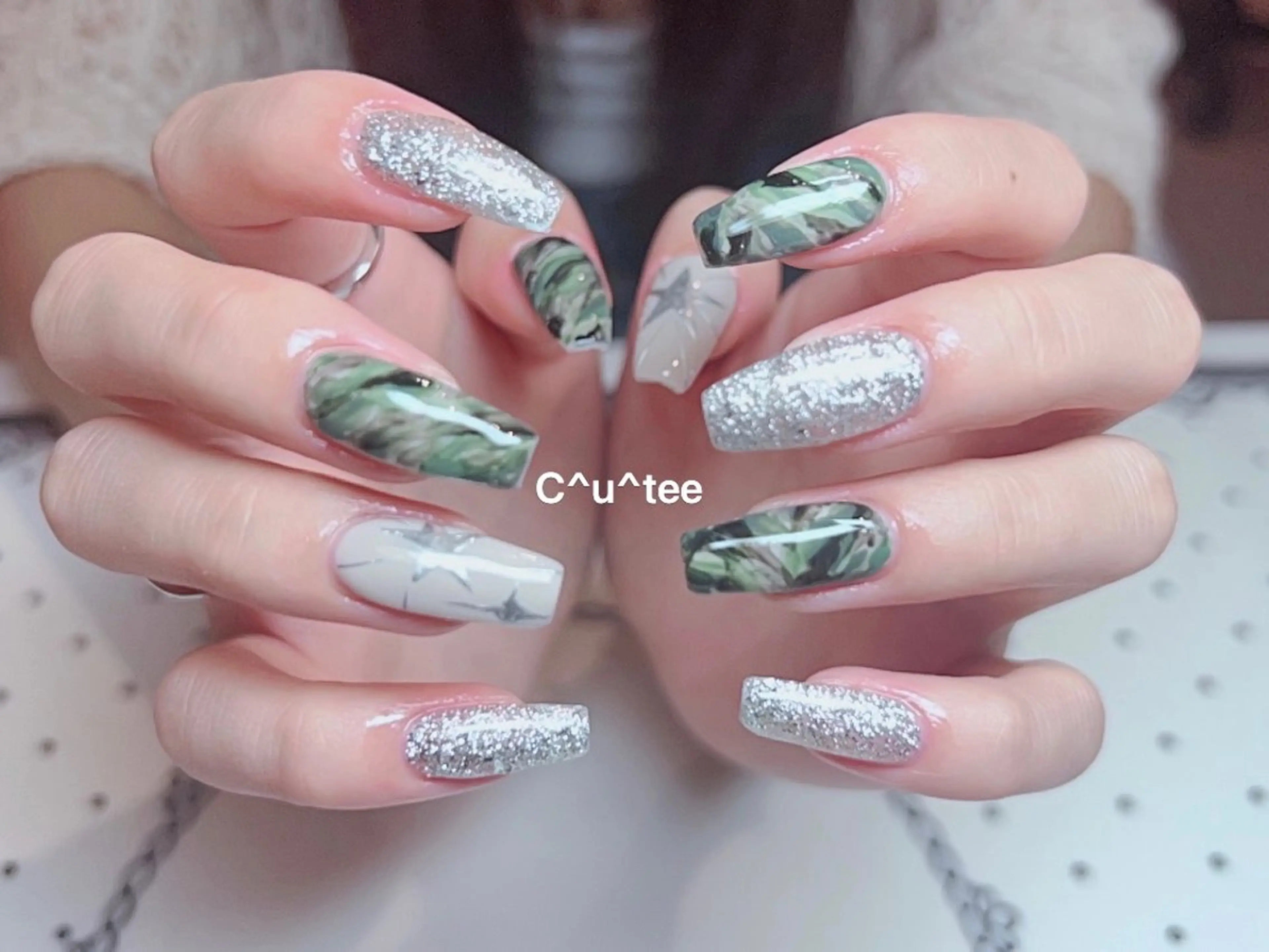 ロング ハンドネイル 🎀CUTEE 🎀レイのネイルデザイン