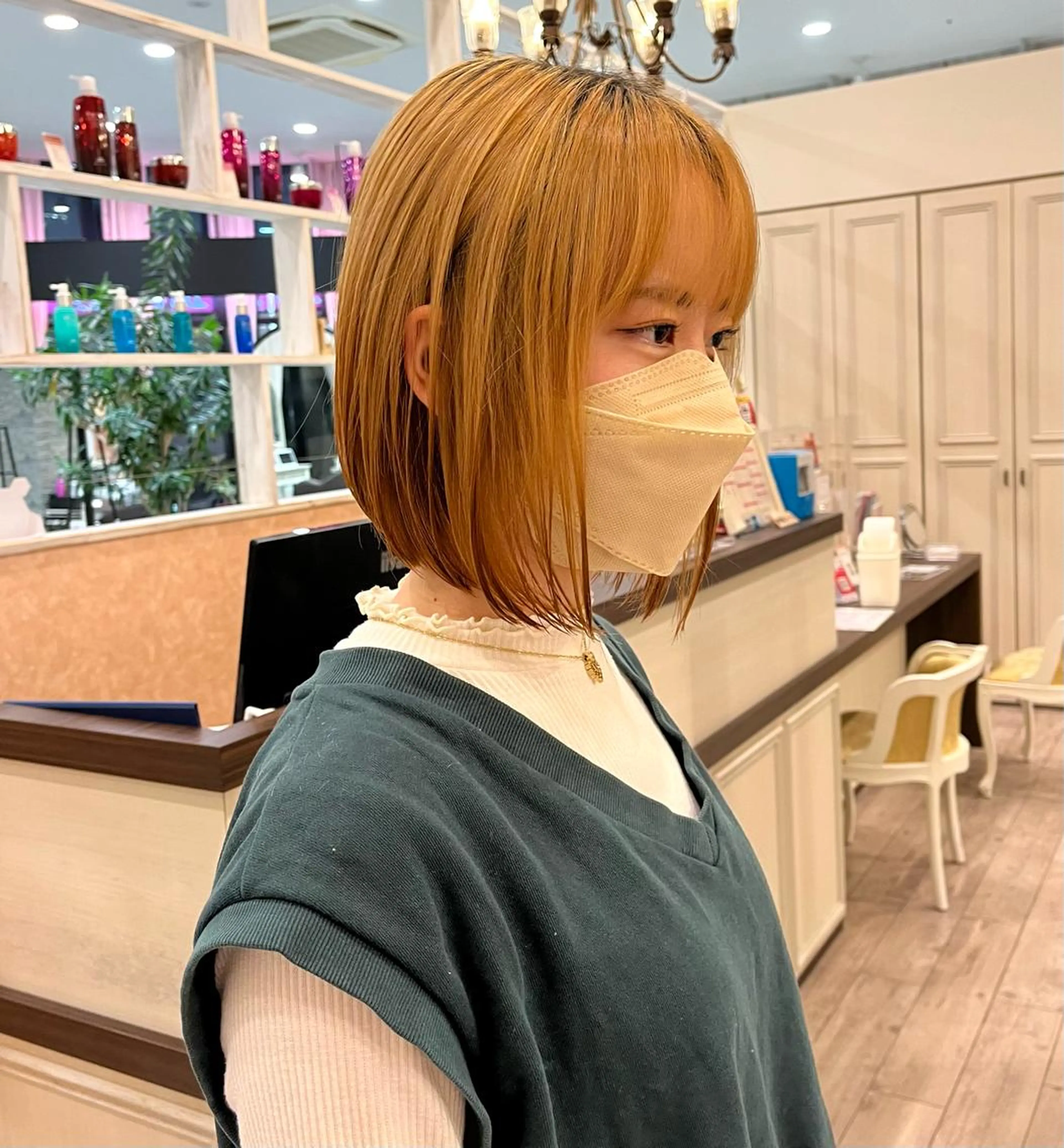 ミディアム ボブ 大阪ウルフカット 🐺デザインカラーのヘアスタイル