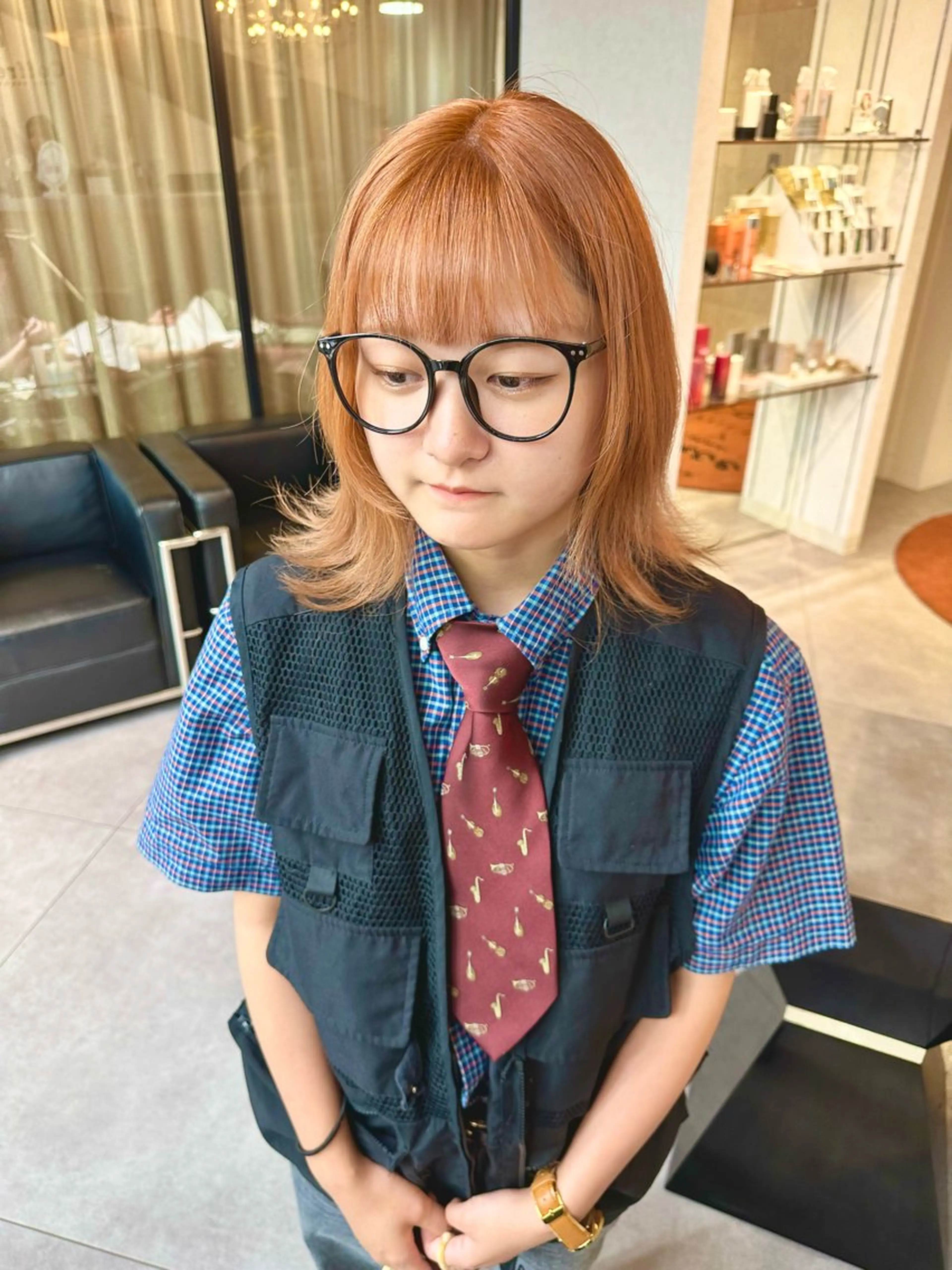 ミディアム カラー パーマ ウルフとハイトーン みっちー✂️のヘアスタイル