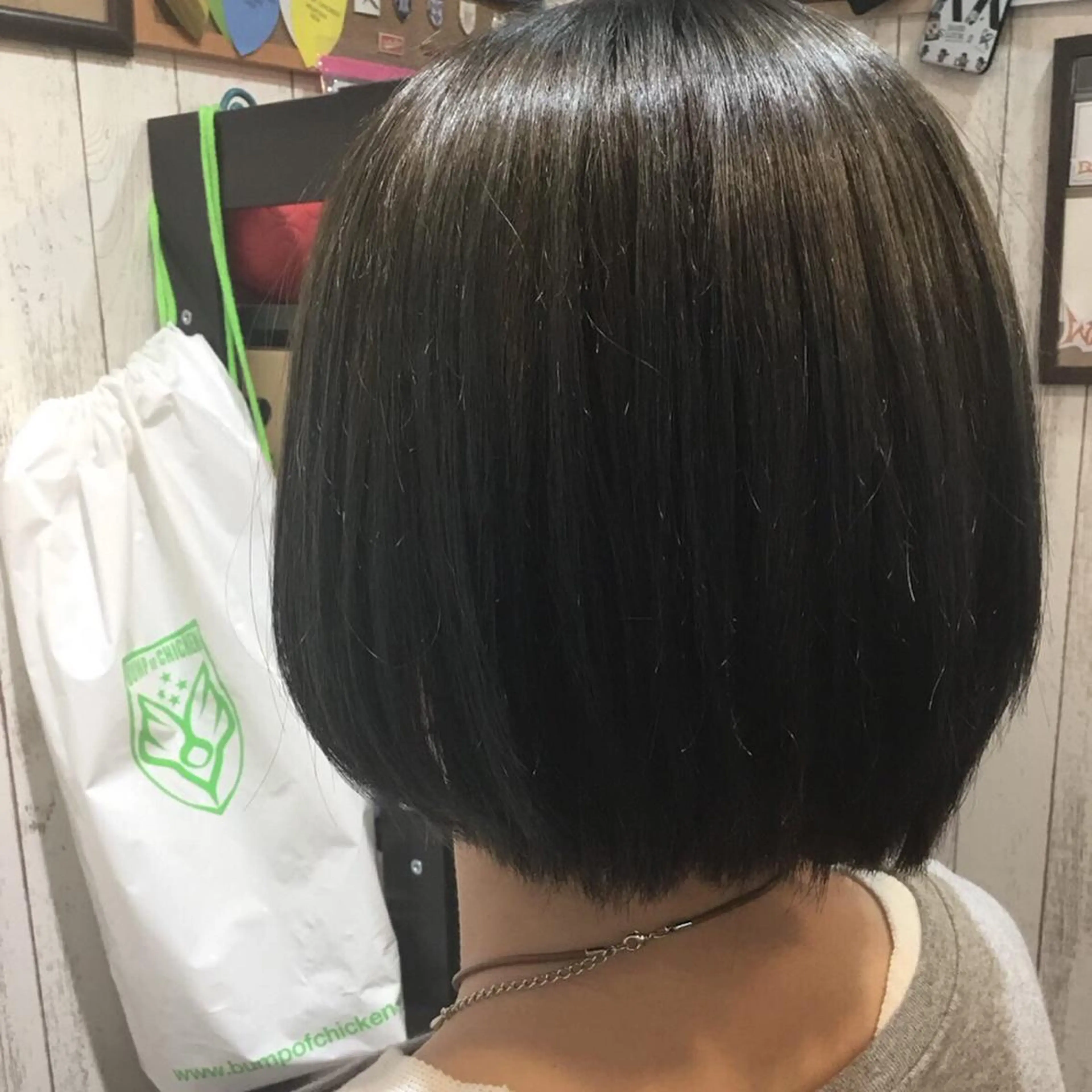 ショート カラー パーマ embrace エンブレイスのヘアスタイル