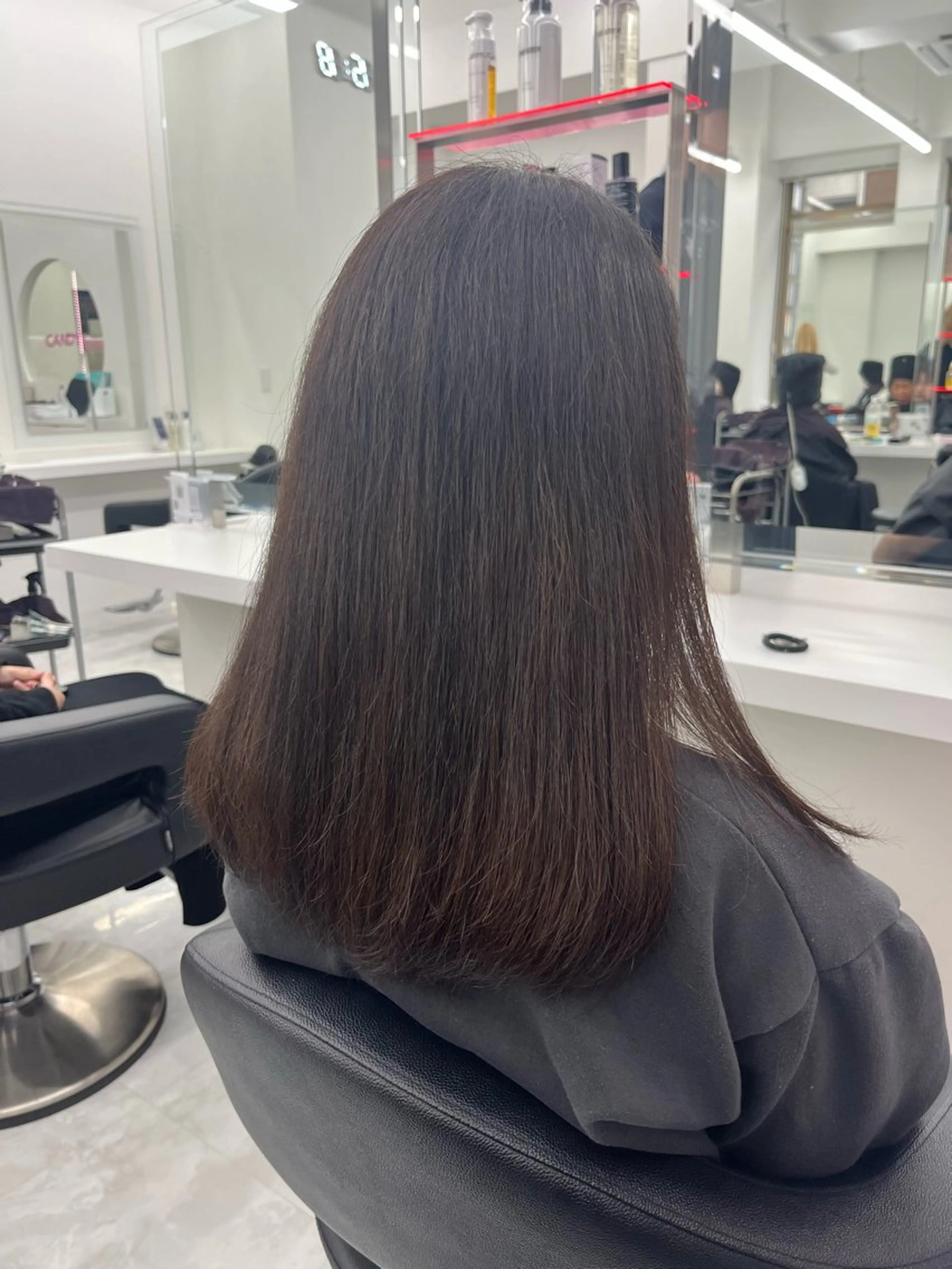 セミロング カラー ブラウンカラー くすみブラウン ヘアカラー トリートメント 💖トレンド夏 カラー💖FUTAのヘアスタイル