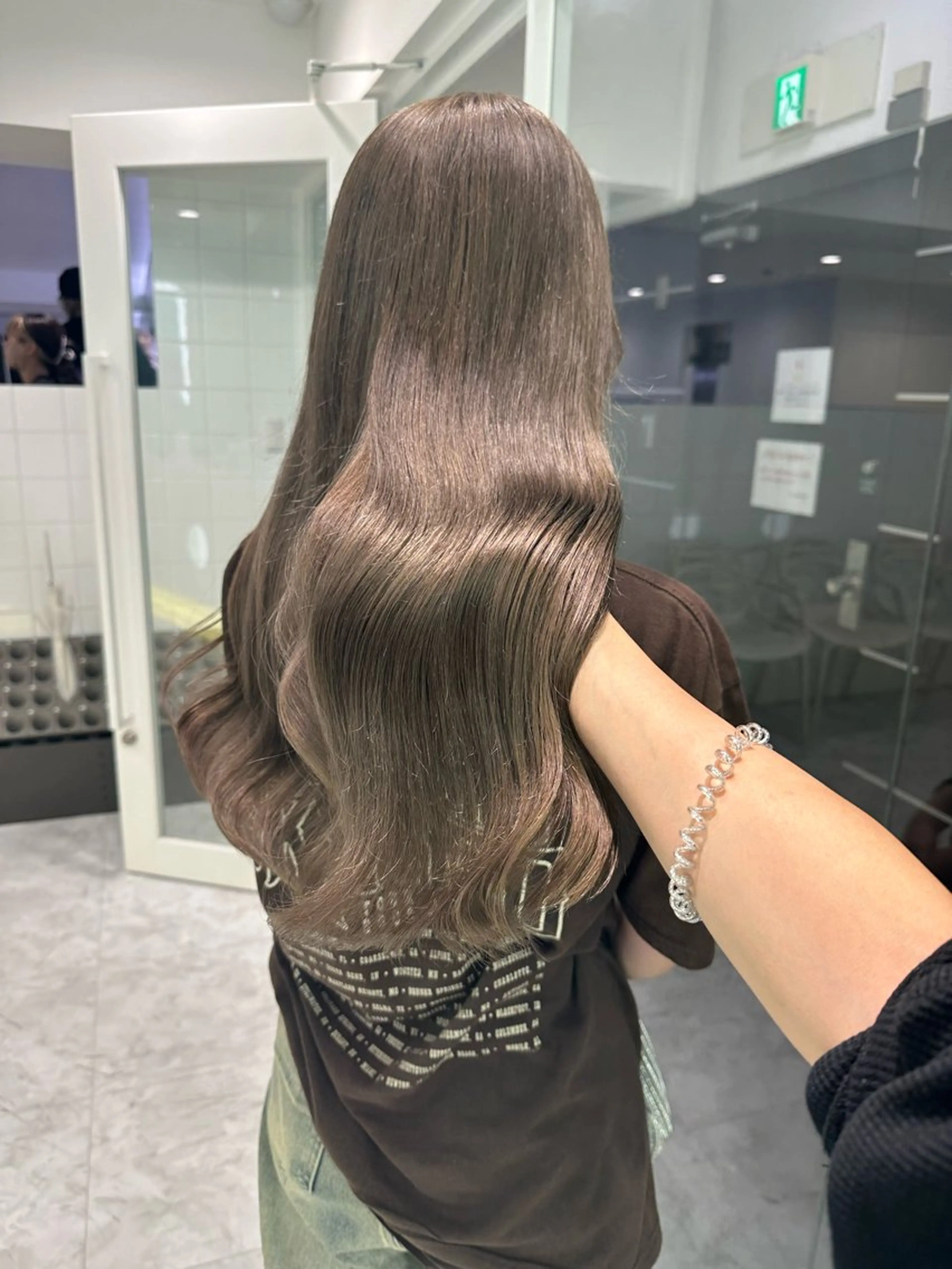 ロング カラー ヘアアレンジ ベージュカラー 黒髪 ブリーチ ブルーカラー ブルーブラック 🪞ハイトーン🪞 🤍waka🤍のヘアスタイル
