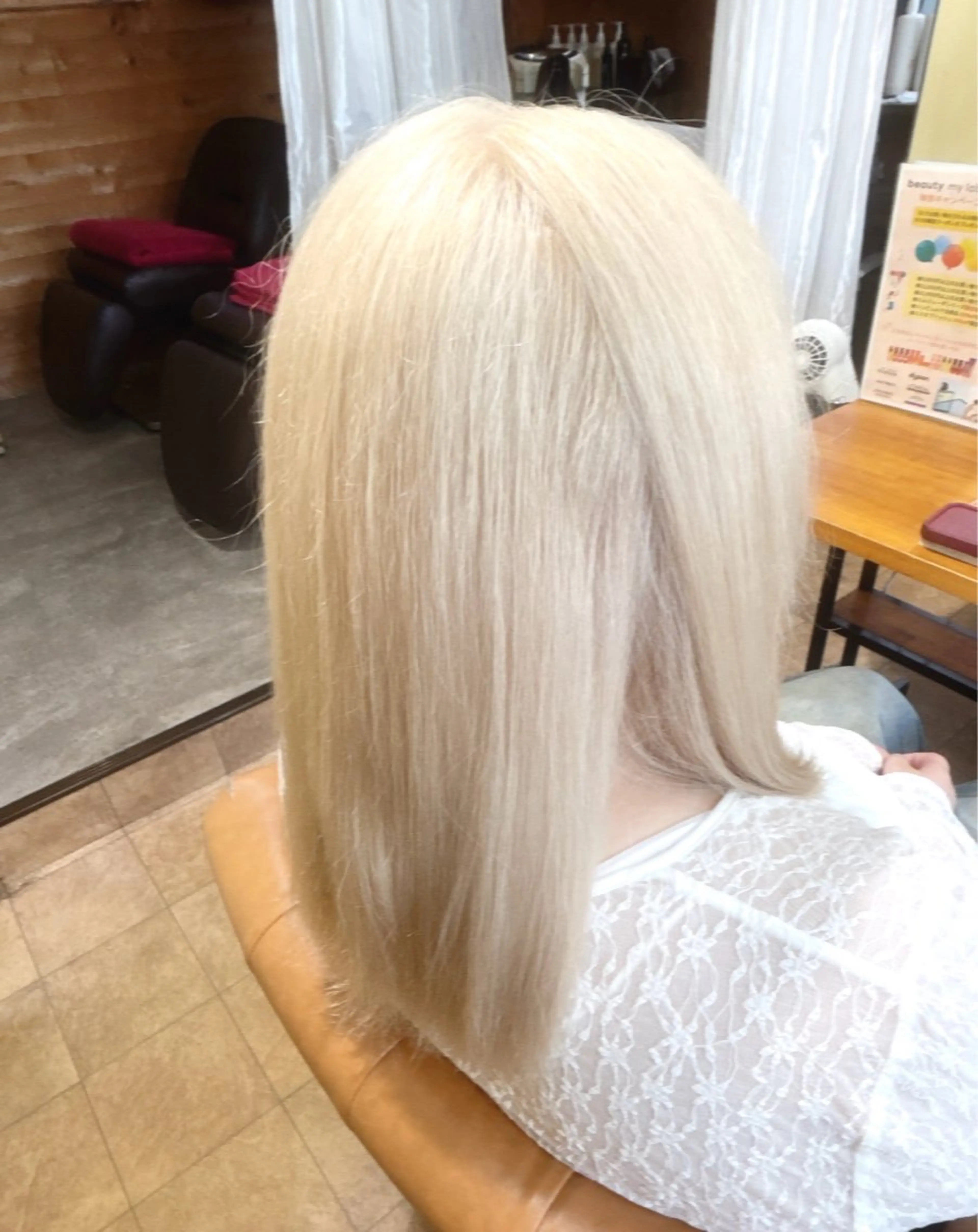 ミディアム カラー ブリーチ ブロンド ホワイトブロンド KOUKI メンズカットのヘアスタイル