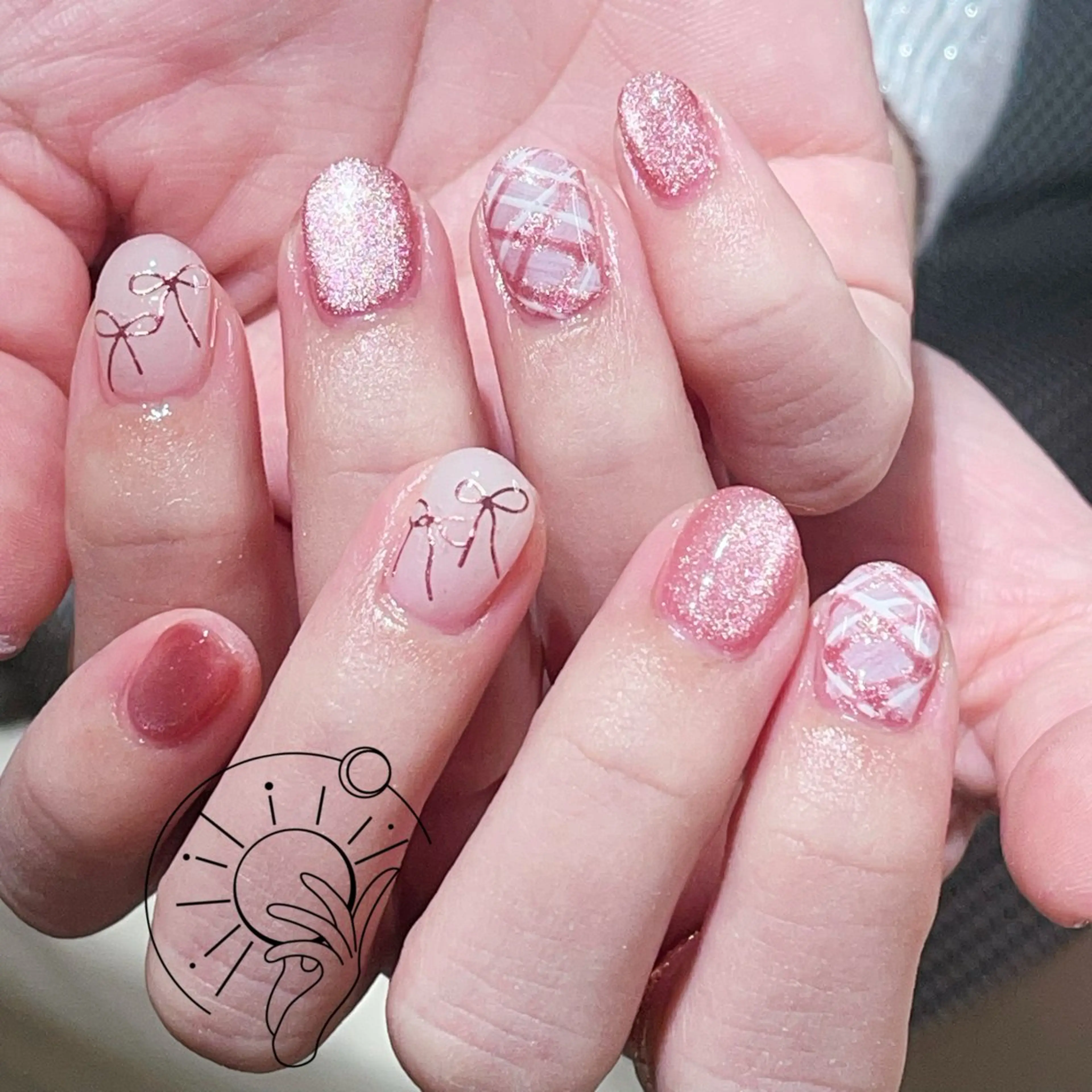 ネイル フレンチネイル ジェルネイル 韓国ネイル マグネットネイル マグネットフレンチ Sun Nail 池袋のエステ・リラクイメージ