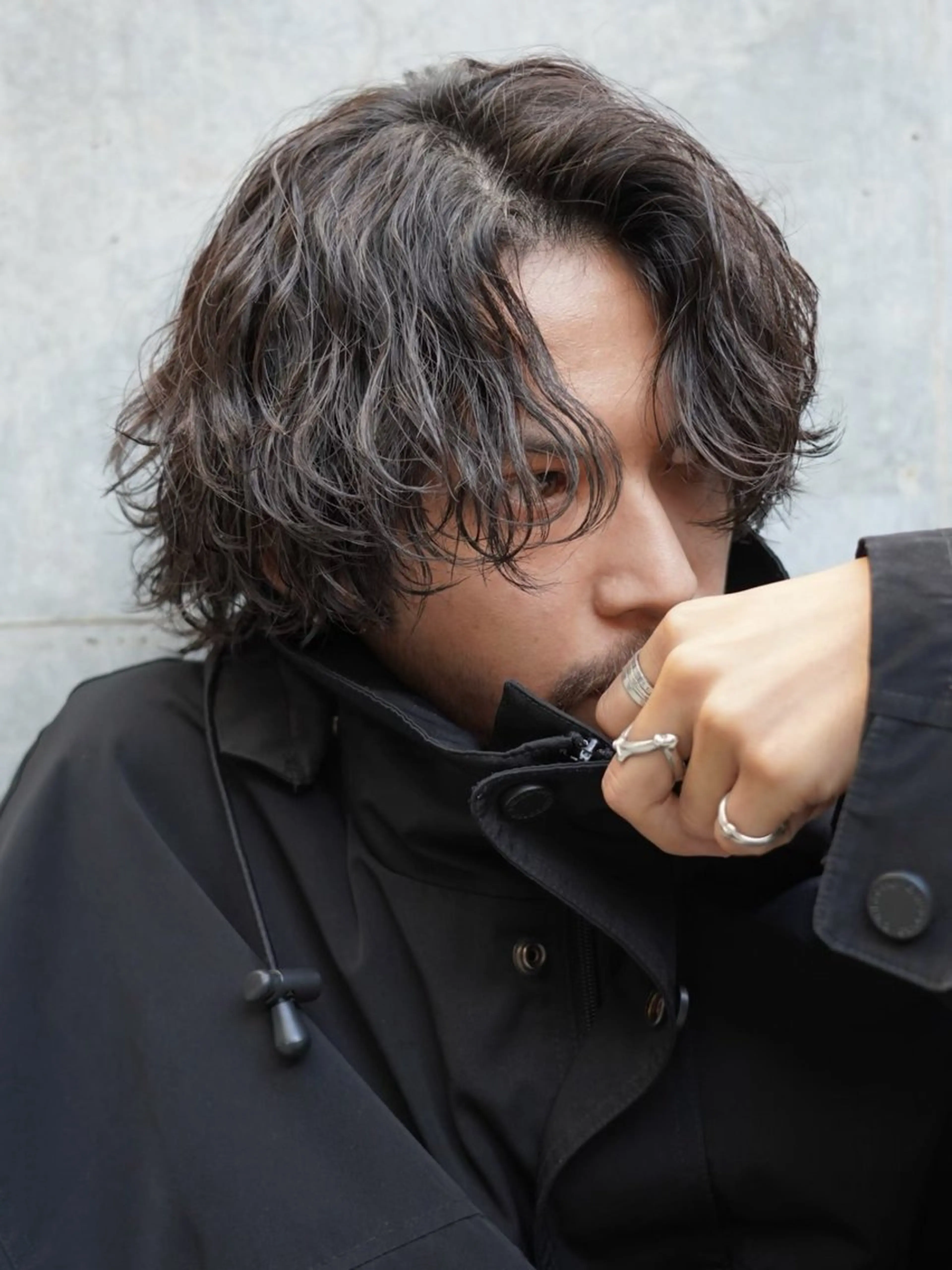 ショート パーマ メンズ センターパート コンマヘア フェードカット カルマパーマ マッシュ カット パーマ トリートメント ヘアセット 美容師歴6年 fifth前比嘉💥のヘアスタイル