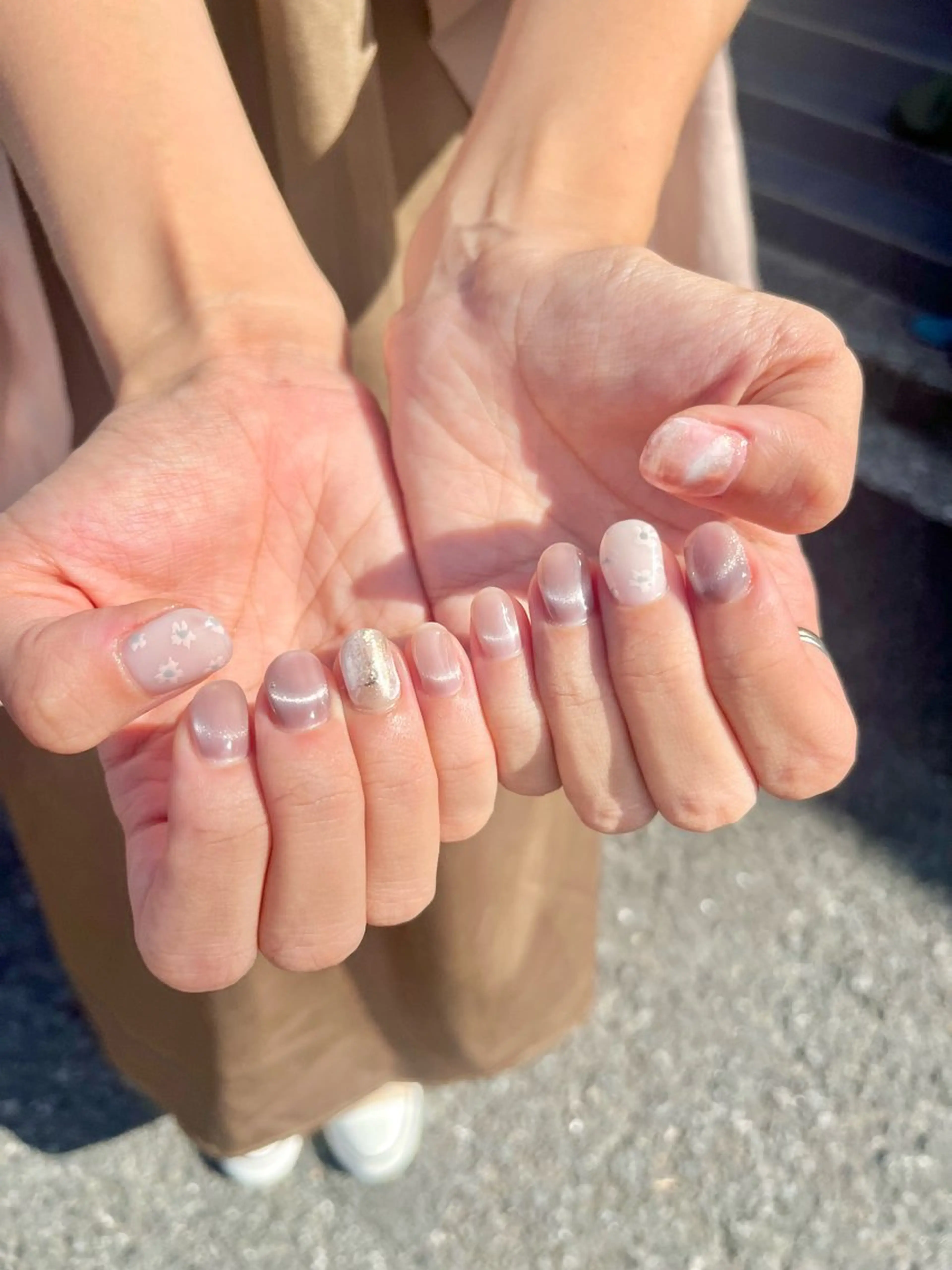 ネイル フレンチネイル マグネットネイル ニュアンスネイル 逆フレンチ ハンドネイル nail room.のネイルデザイン