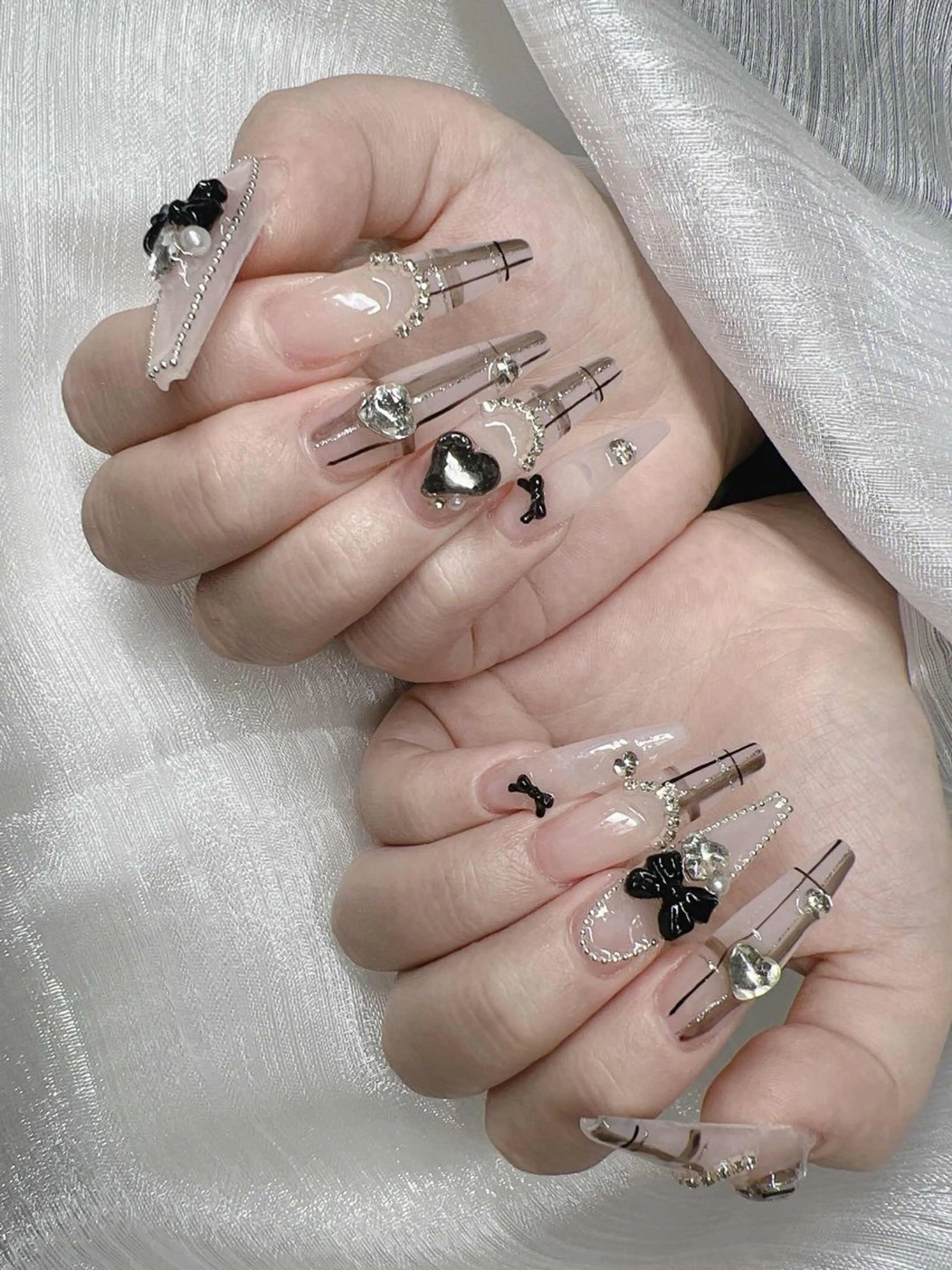 ネイル 長さ出し グラデーション 卒業式 キラキラネイル マグネットネイル ハンドネイル Lee Nailsのネイルデザイン