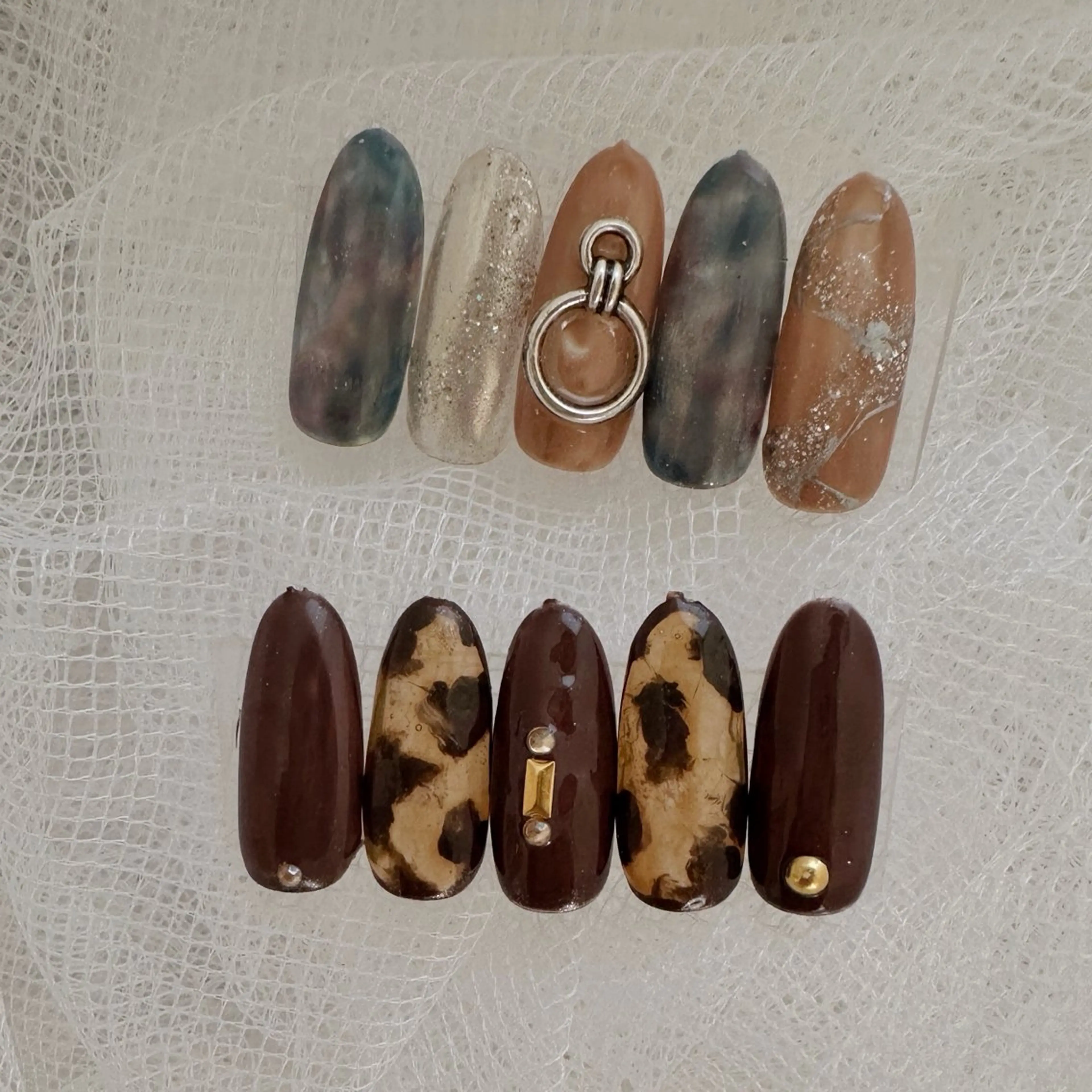 ネイル ゴールド シルバー ハンドネイル private nailsalonのネイルデザイン