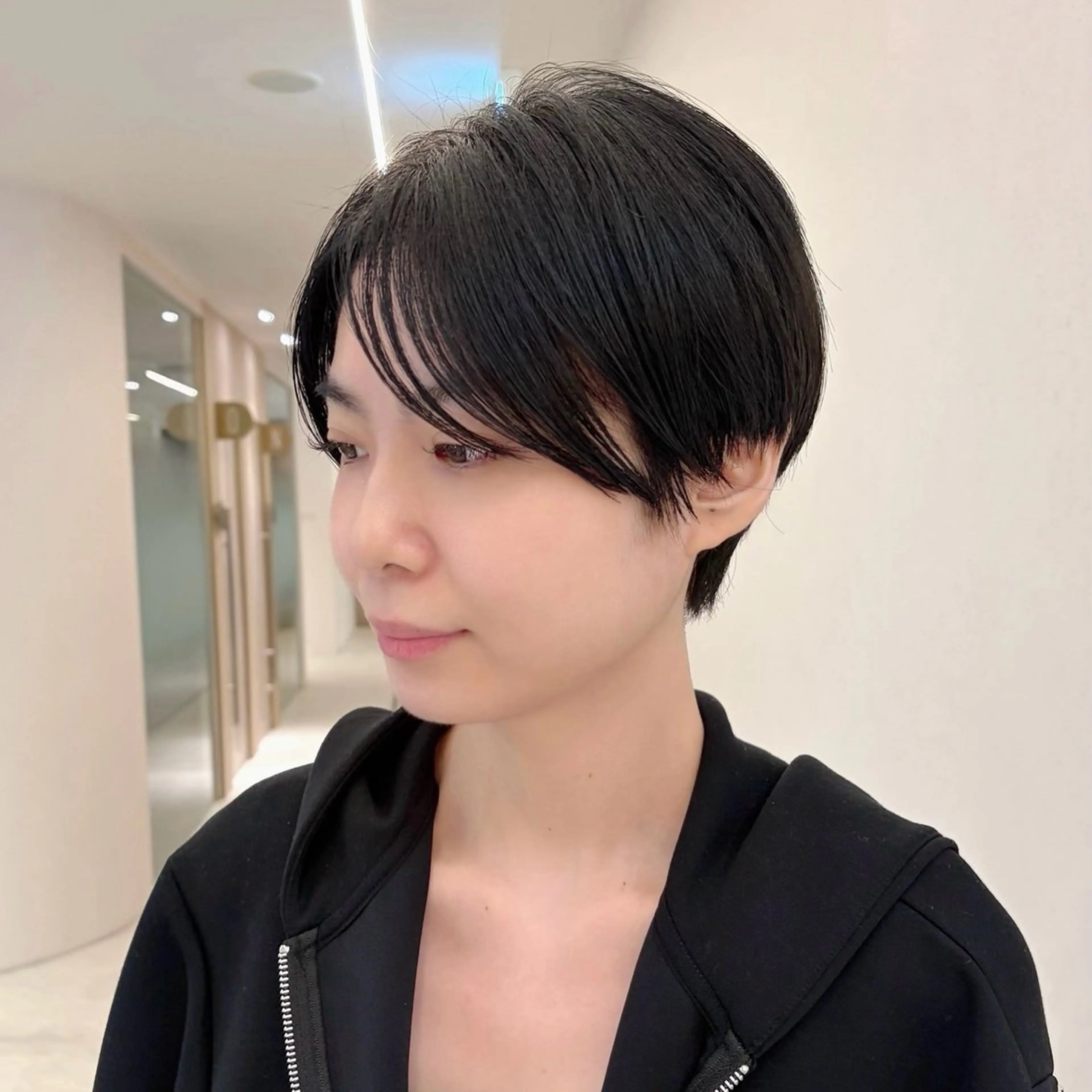 ショート カット foto所属・𝐁𝐋𝐔𝐄𝐓 /代表 / 荒井史行のヘアスタイル