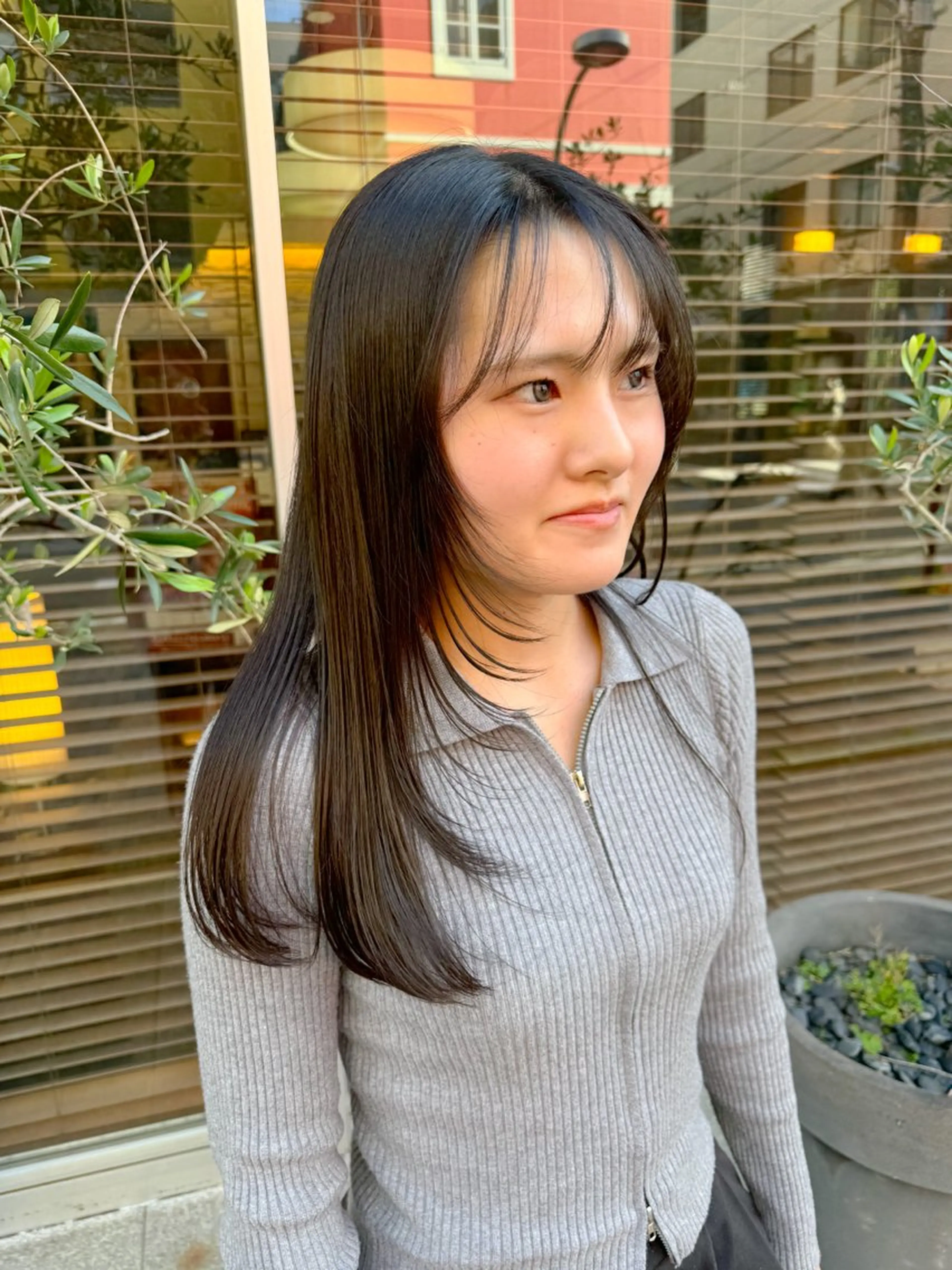 セミロング カット maika /layer cutのヘアスタイル