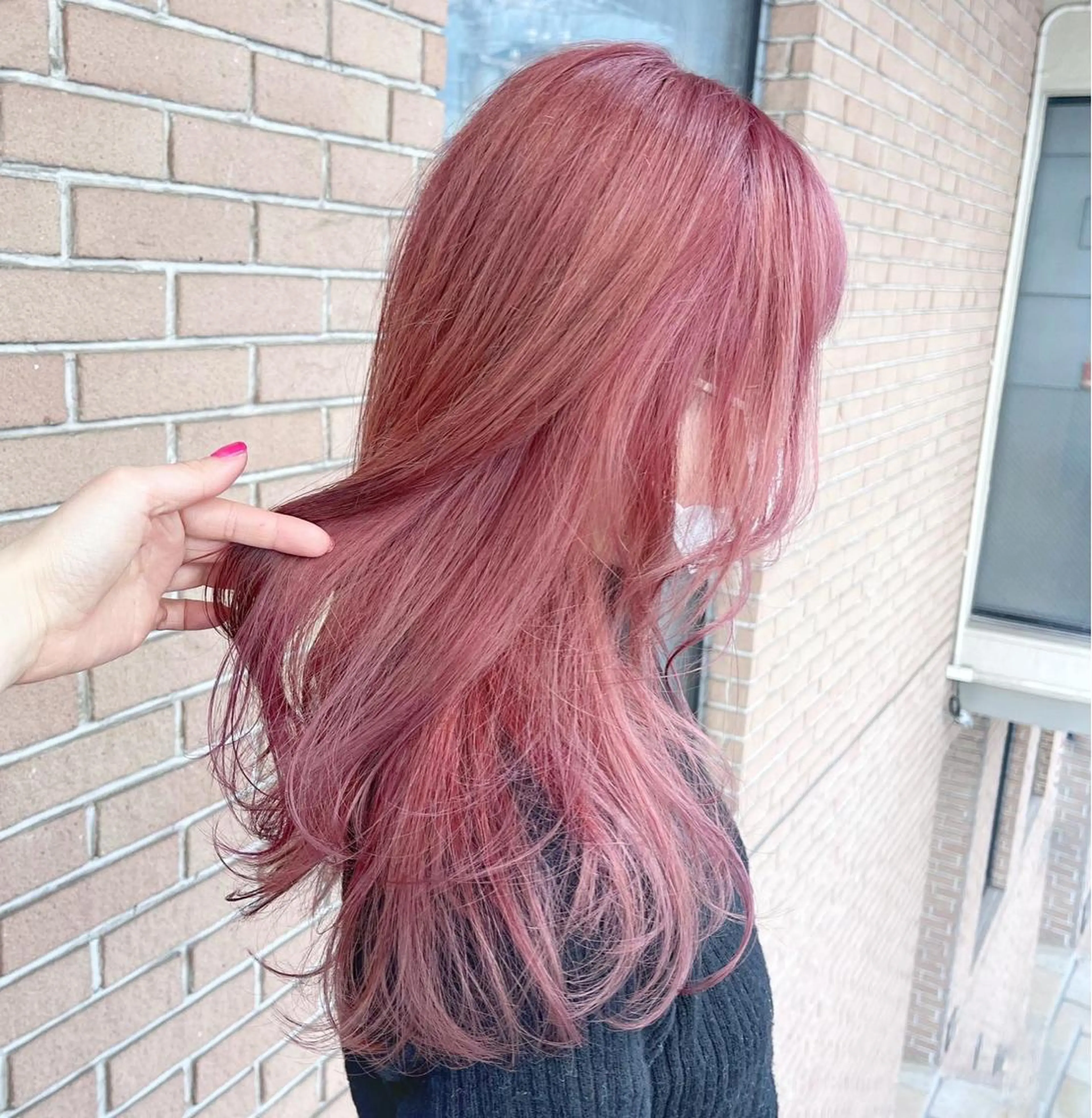 ロング カラー ヘアアレンジ ブリーチ ヘアカラー ピンクカラー🩷 ヘアセットＮＯ.1のヘアスタイル