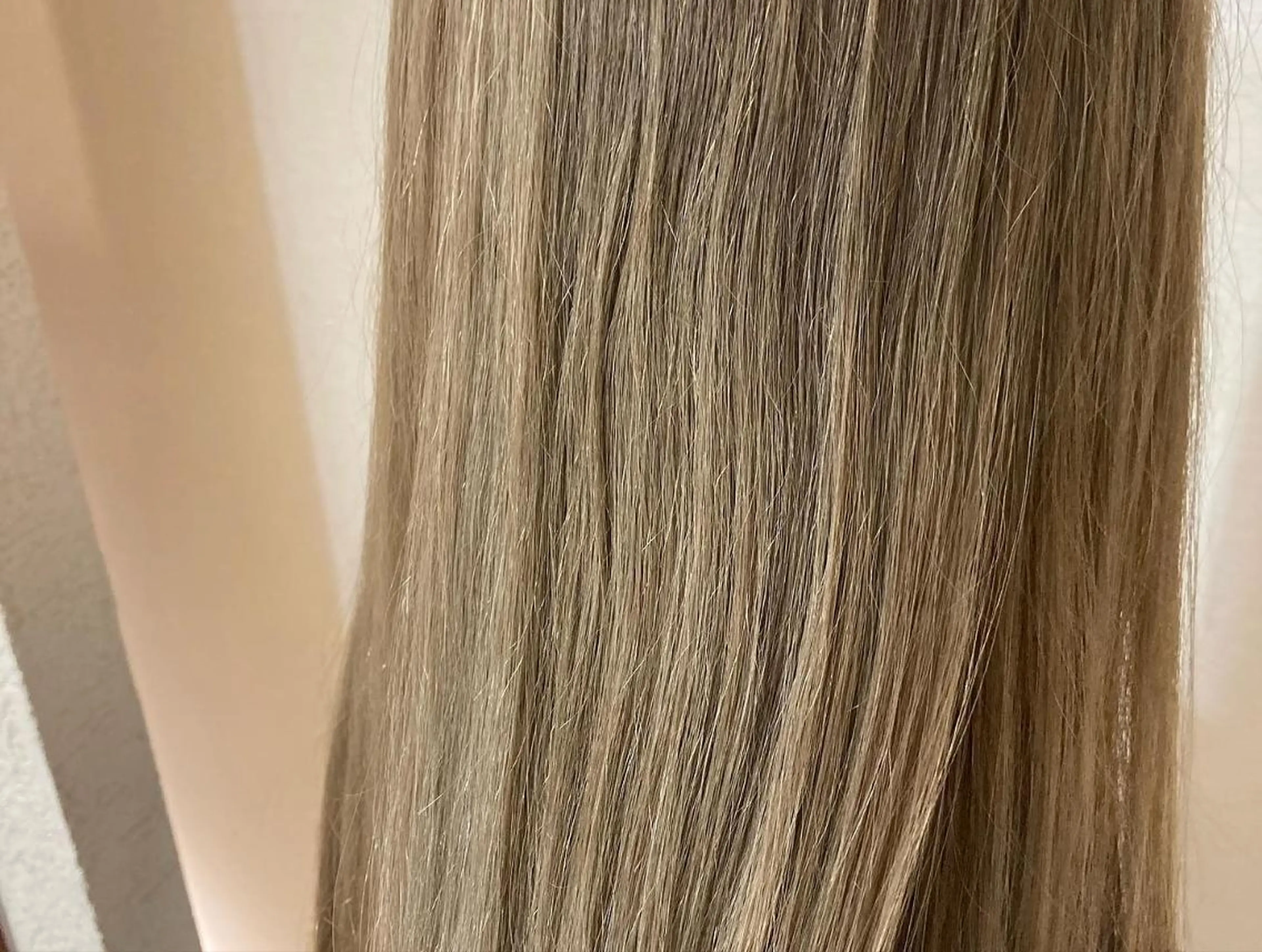 カラー ベージュカラー ブリーチ デザインカラー ミルクティーベージュ 髪質改善/透明感 カラー/内藤有須加のヘアスタイル