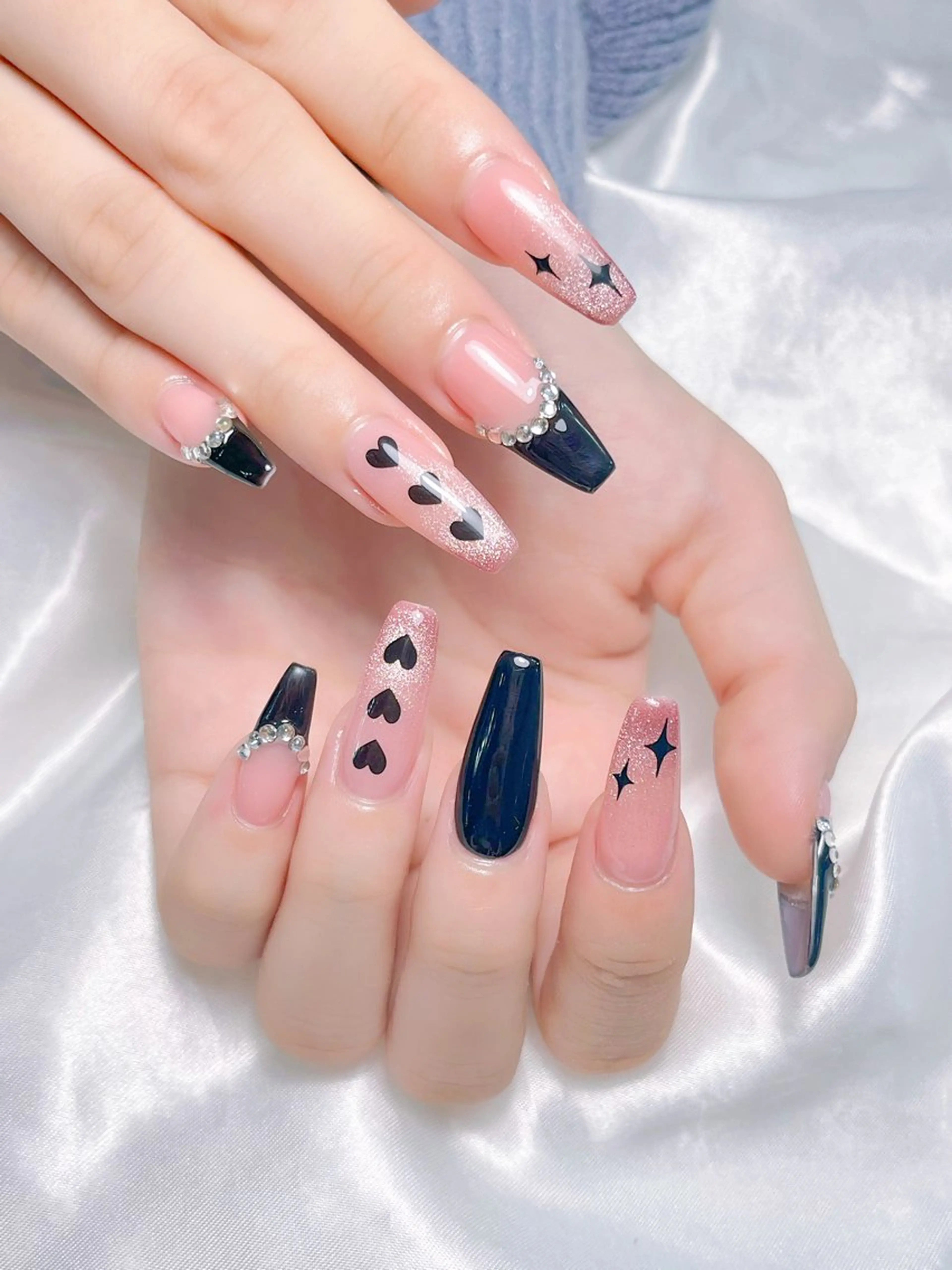 ネイル LEELA NAIL STUDIO所属・LEELA NAIL STUDIOのネイルデザイン