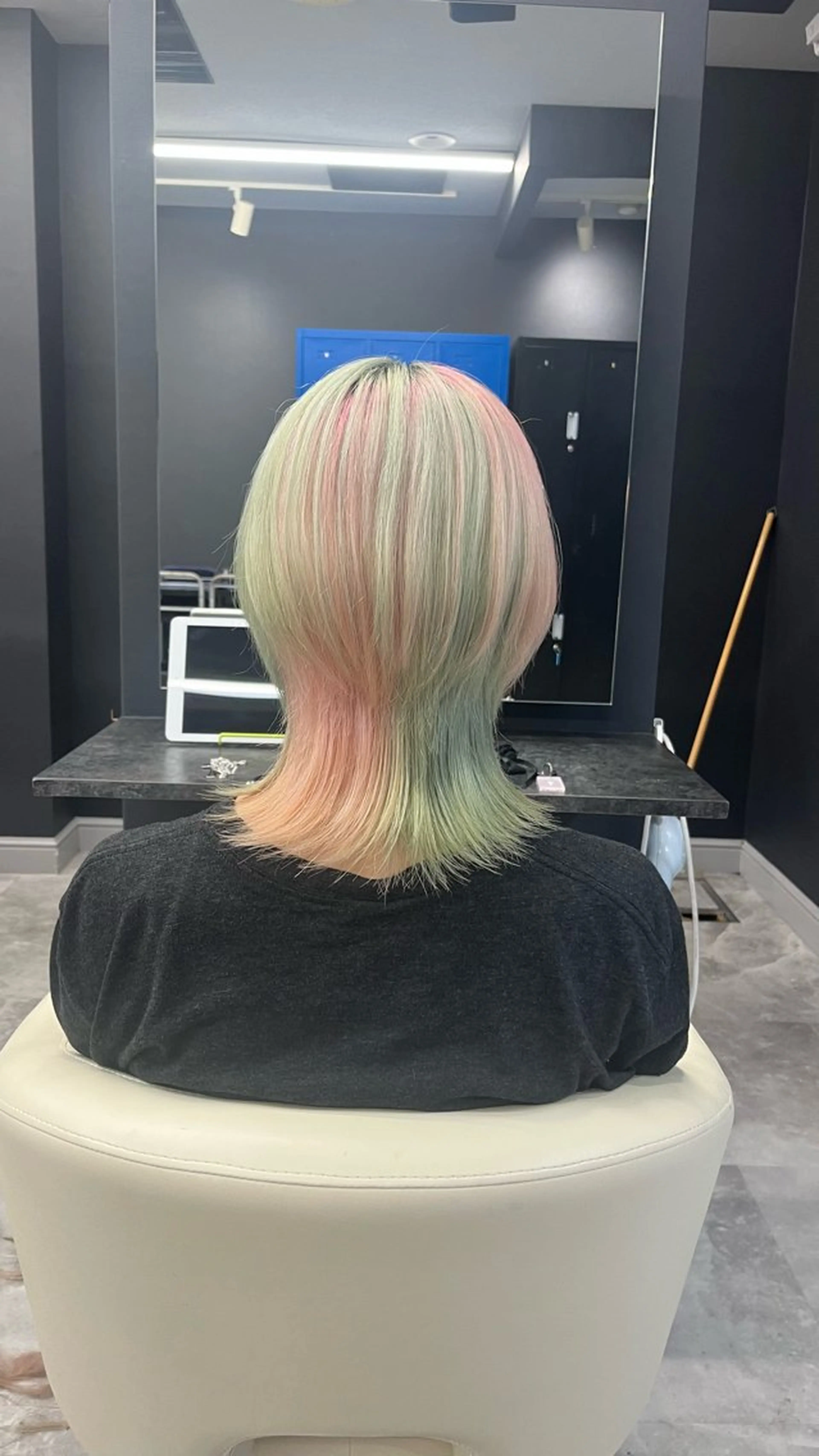 セミロング ウルフカット white.梅田所属・White梅田 / COCOのヘアスタイル