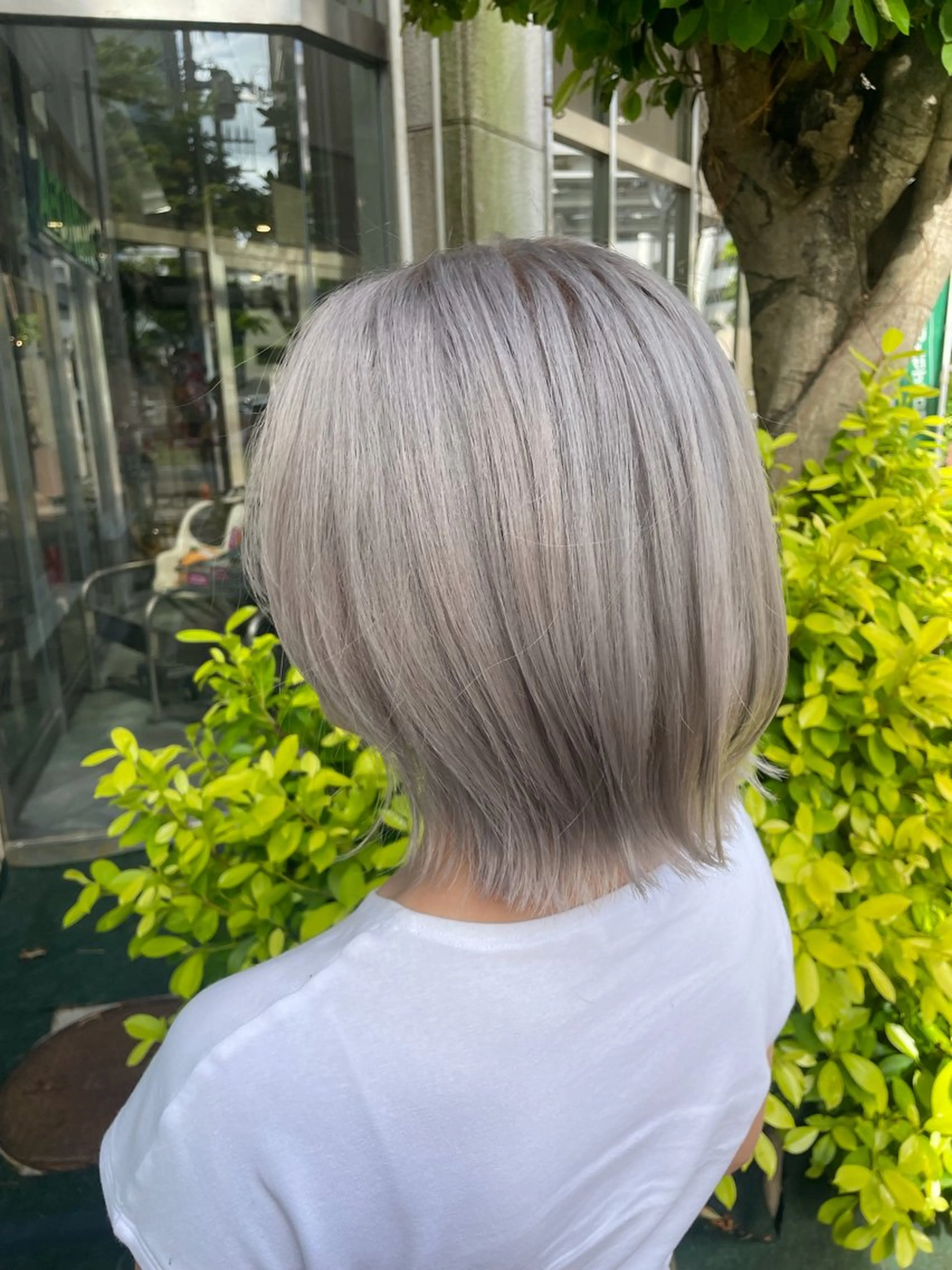 ミディアム カラー ブリーチ グレージュ ヘアカラー LUXBE LUCE 那覇小禄イオン店所属・LUXBE LUCE ひなののヘアスタイル