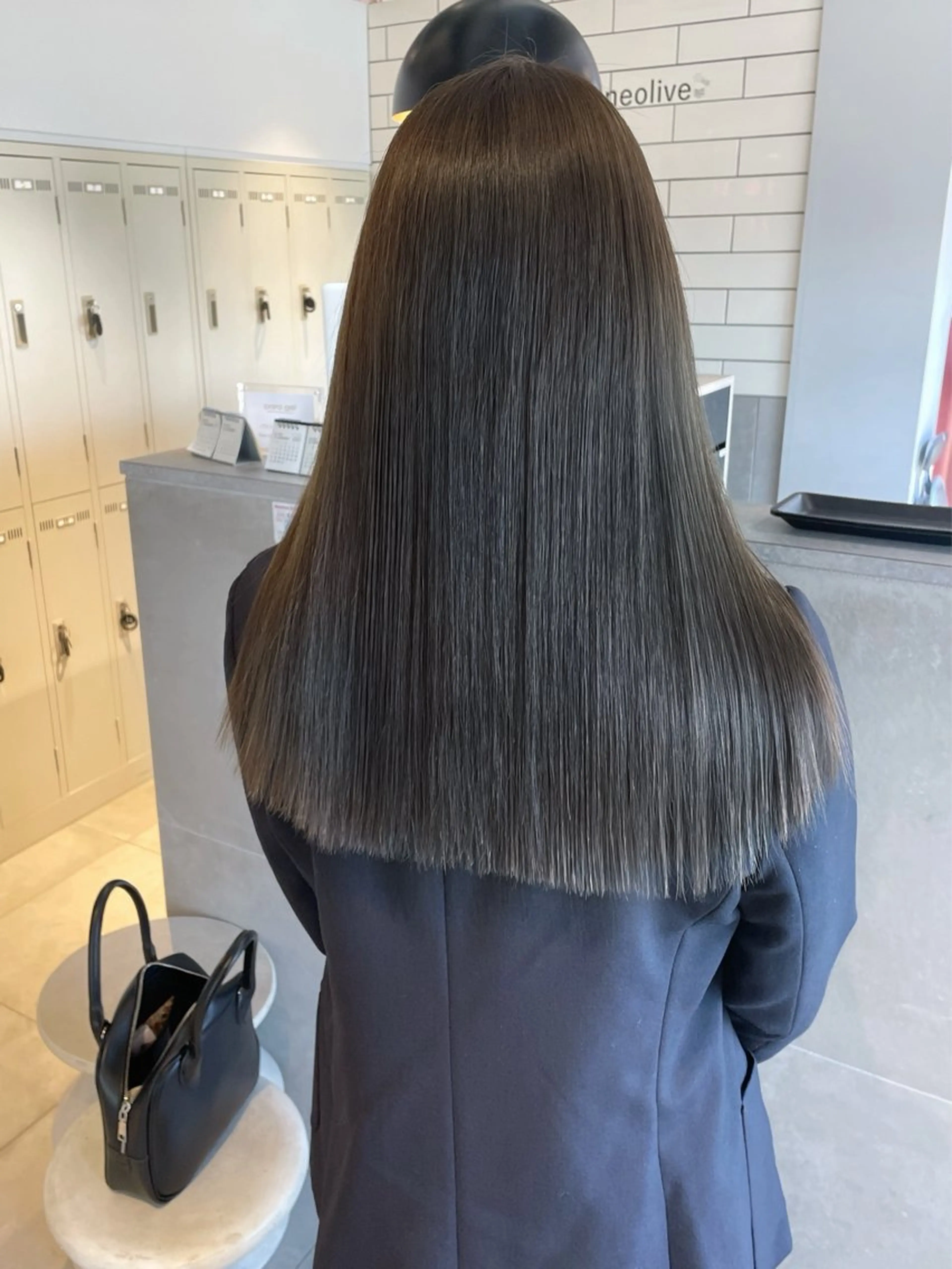 ロング カラー ブリーチ ダブルカラー グレージュ ブリーチなしカラー オリーブグレージュ カット ヘアカラー トリートメント レイヤー/髪質改善カ ラ-🤍津田奈々美‎のヘアスタイル