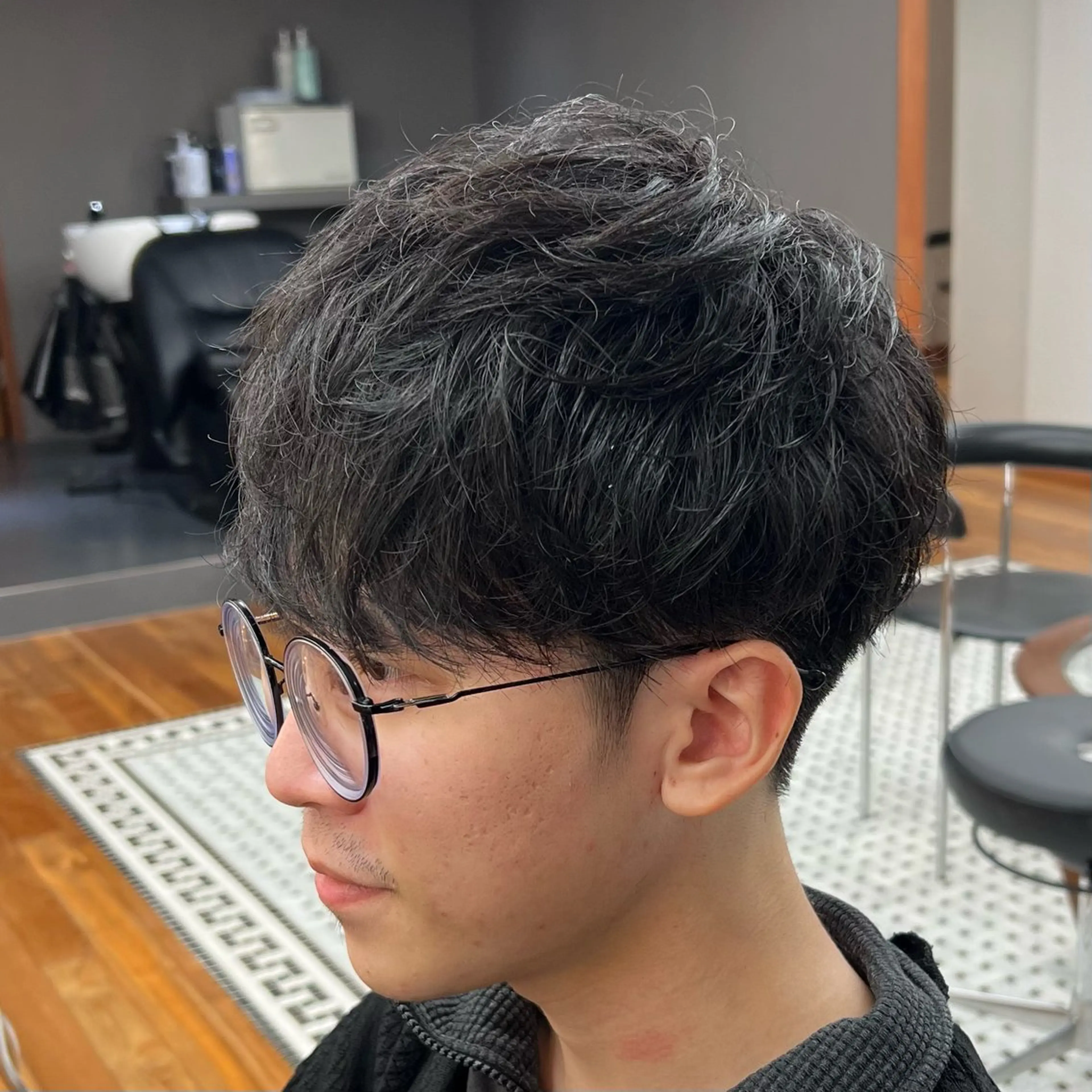 ショート メンズ 刈り上げ くせ毛 ショートヘア カット メンズカット✂️ スキンフェード伊藤陸のヘアスタイル