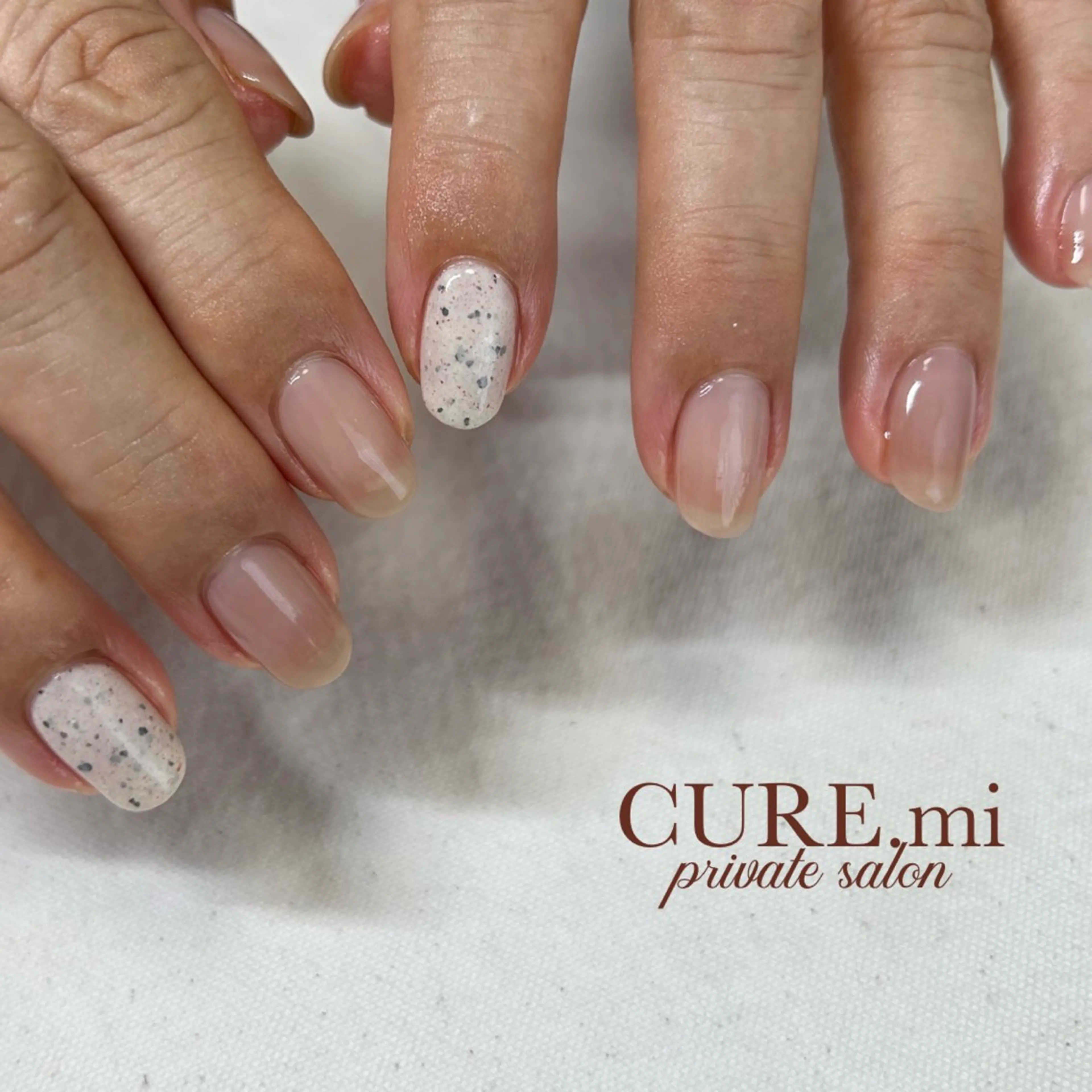 ネイル ハンドネイル ハンドケア CURE.mi所属・伊藤 美香のネイルデザイン