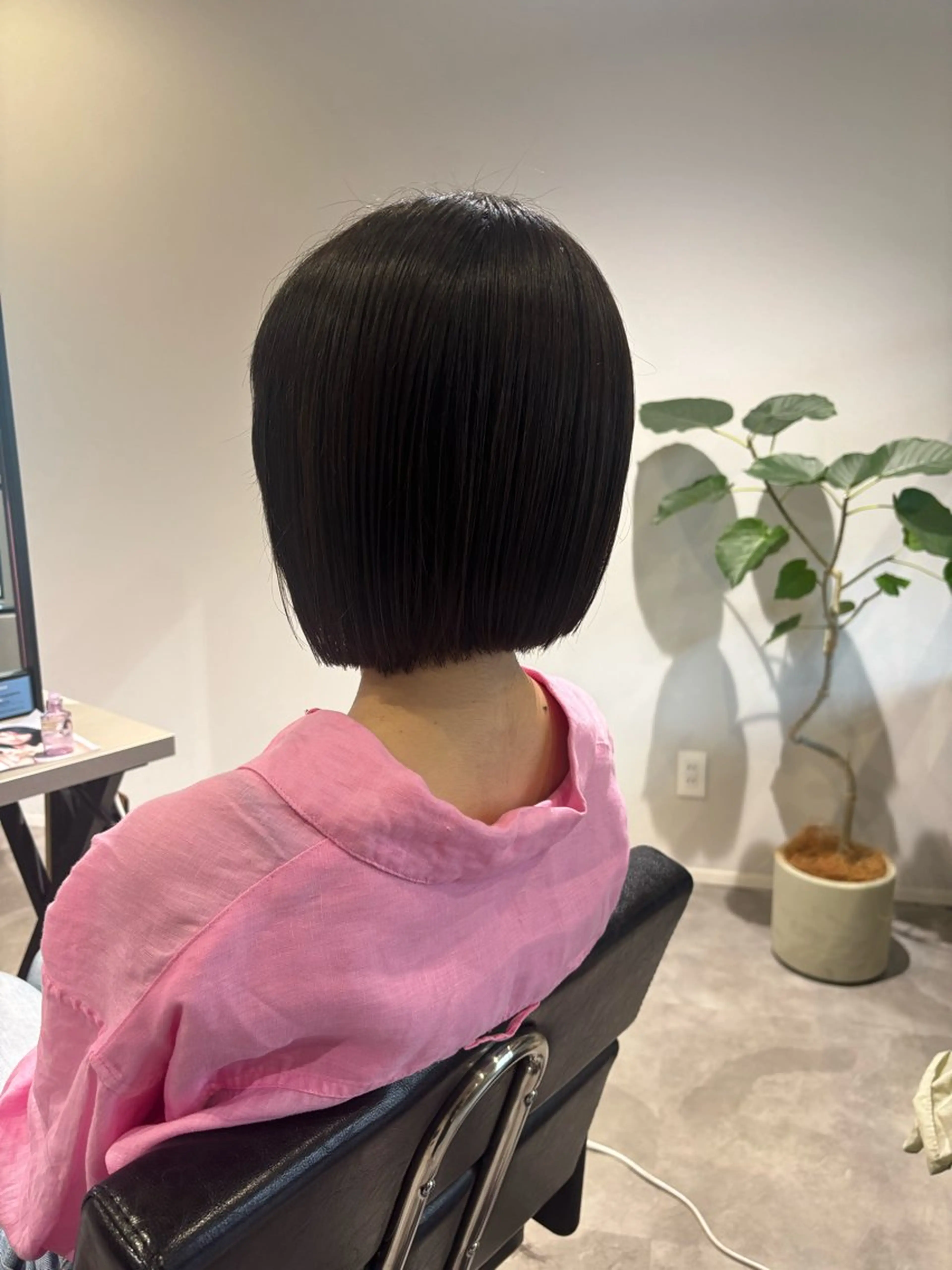 ミディアム 切りっぱなしボブ ボブ カット 長尾ゆりの/ボブ/ ベージュ/ハイトーンのヘアスタイル