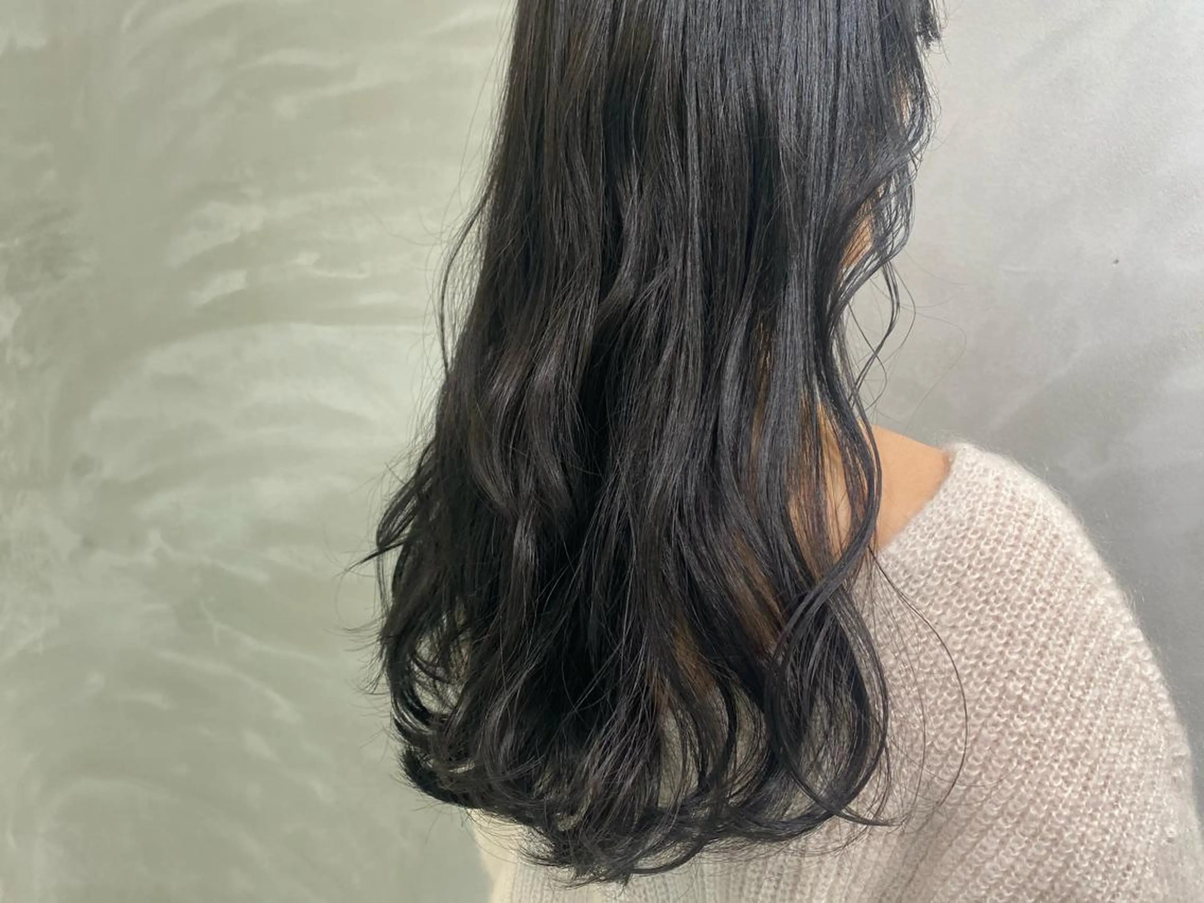 ロング カラー ダークグレー ダークグレージュ グレージュ ヘアカラー トリートメント 半個室女性salon 🩰Natsumiのヘアスタイル