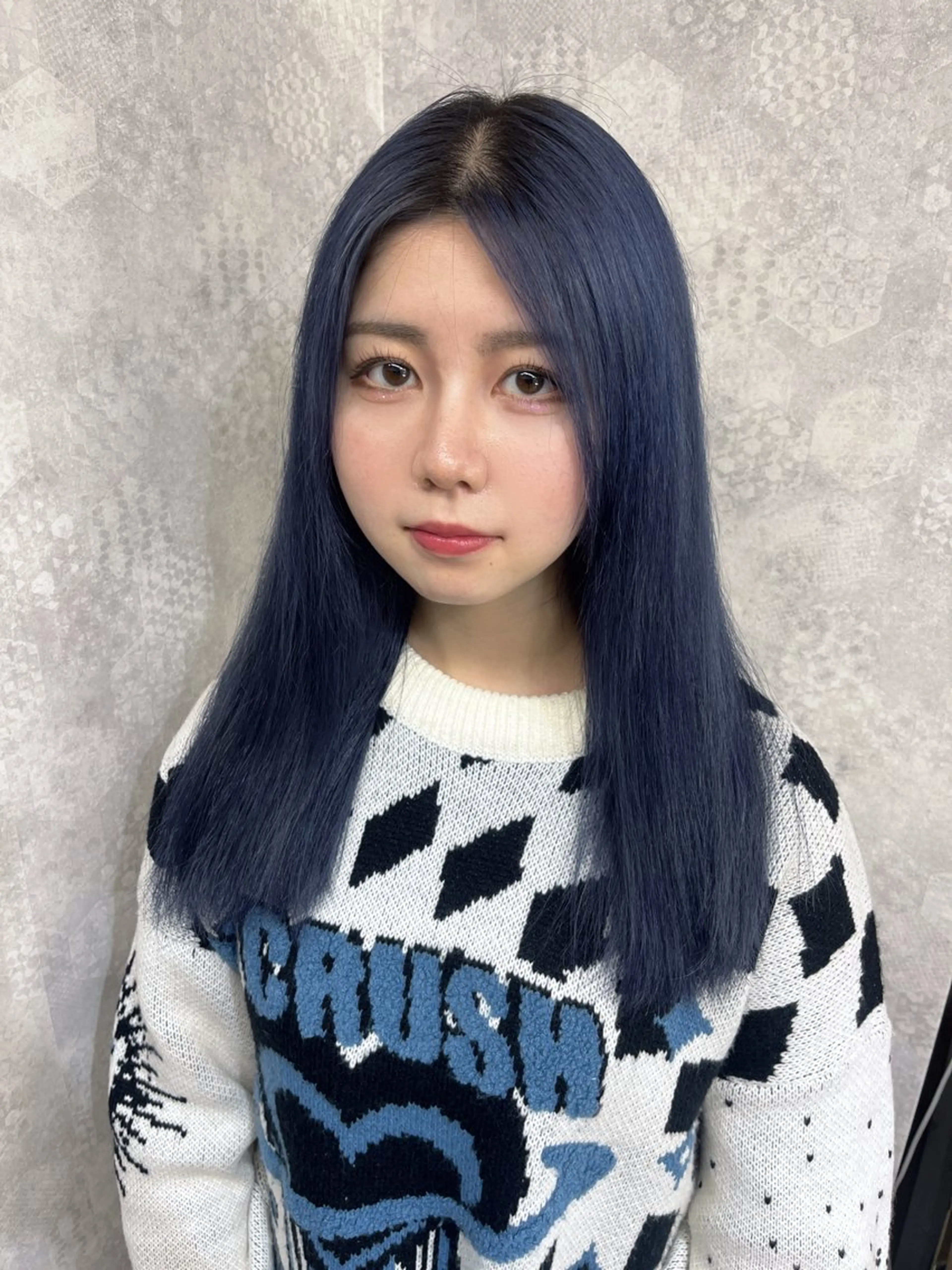 セミロング カラー ヘアアレンジ ヘアカラー トリートメント 寒色アイドルカラー JUNOチナツのヘアスタイル