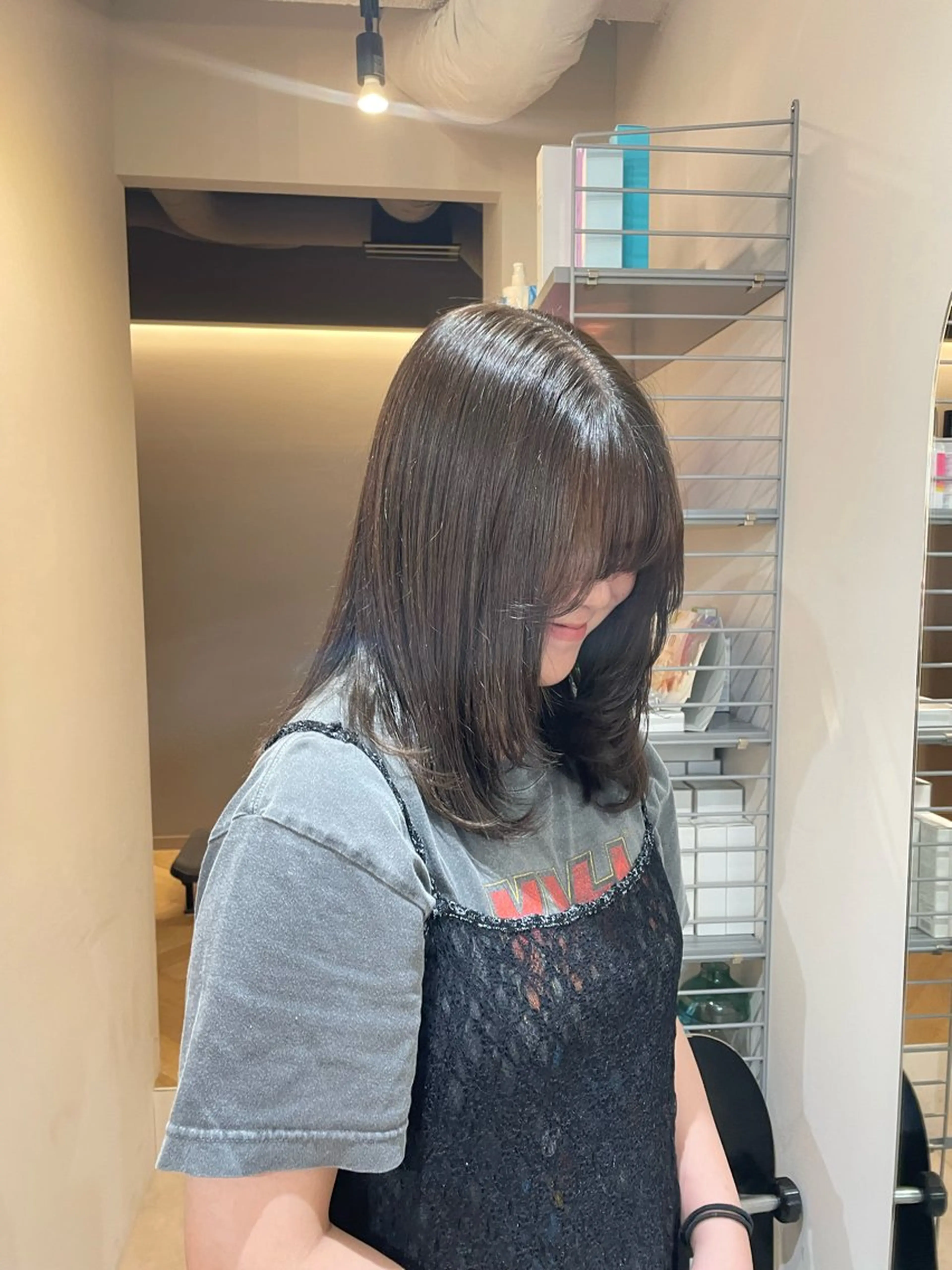 カラー カット ヘアカラー shiomi H辻田 杏梨のヘアスタイル